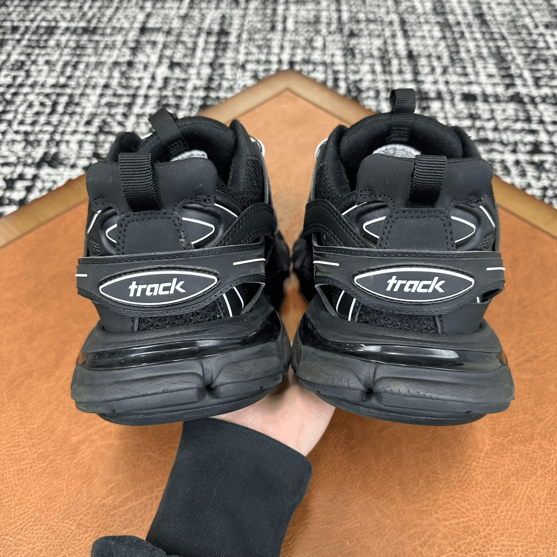 Balenciaga Balenciaga Black Lowtop Sneakers 9 Men Size US 9 / EU 42 - 4 Thumbnail
