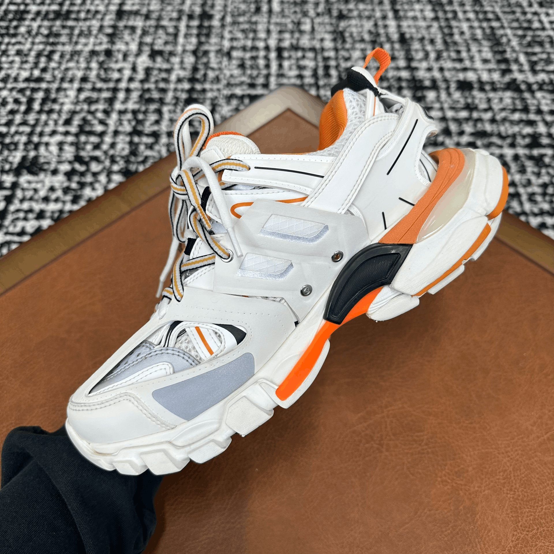 Balenciaga Balenciaga Distressed White Lowtop Sneakers it_37 Women Size US 7 / IT 37 - 7 Thumbnail