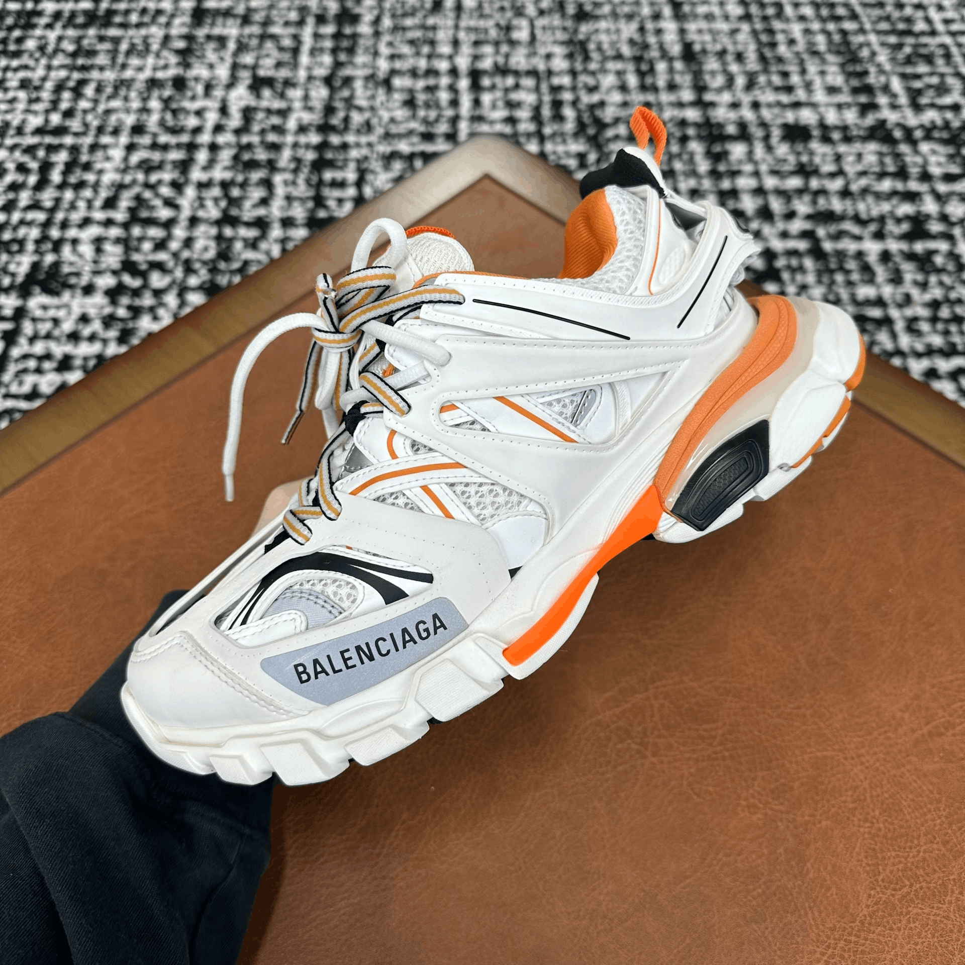 Balenciaga Balenciaga Distressed White Lowtop Sneakers it_37 Women Size US 7 / IT 37 - 5 Thumbnail