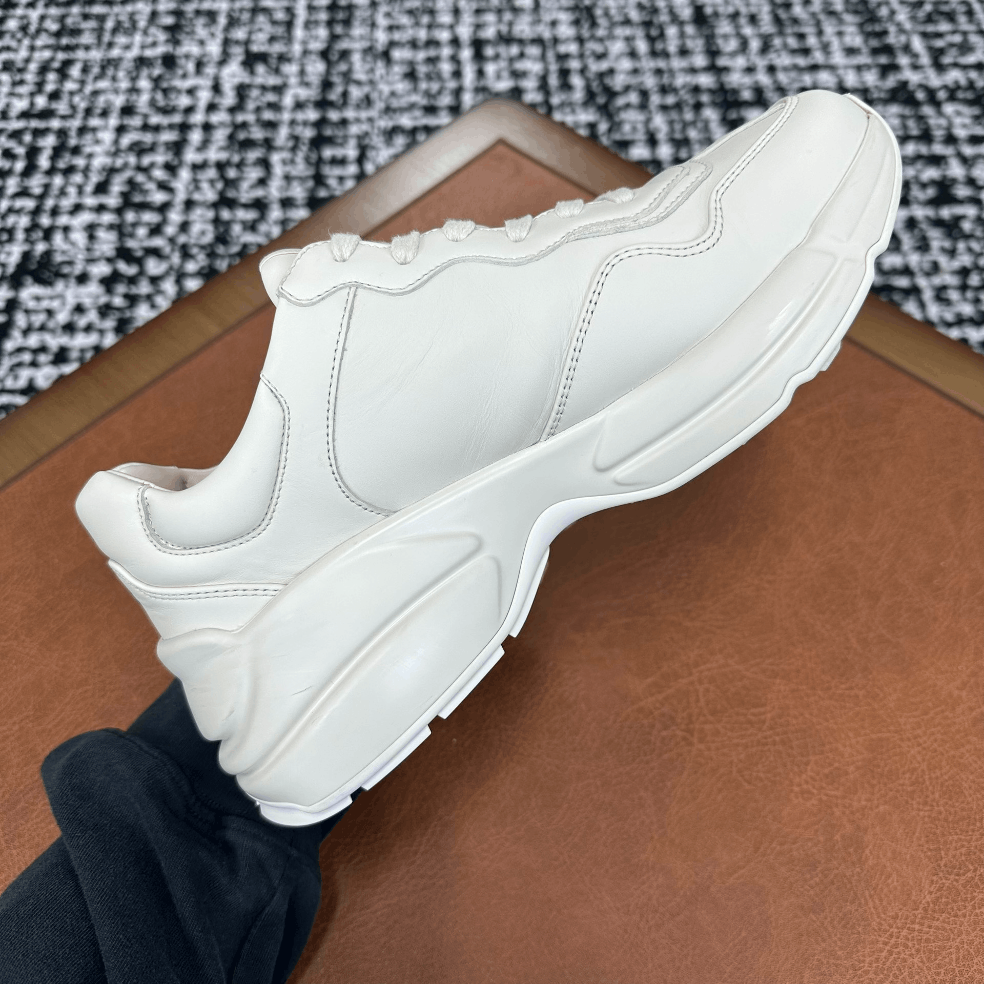 Gucci Gucci Leather White Lowtop Sneakers it_39 Women Size US 9 / IT 39 - 6 Thumbnail