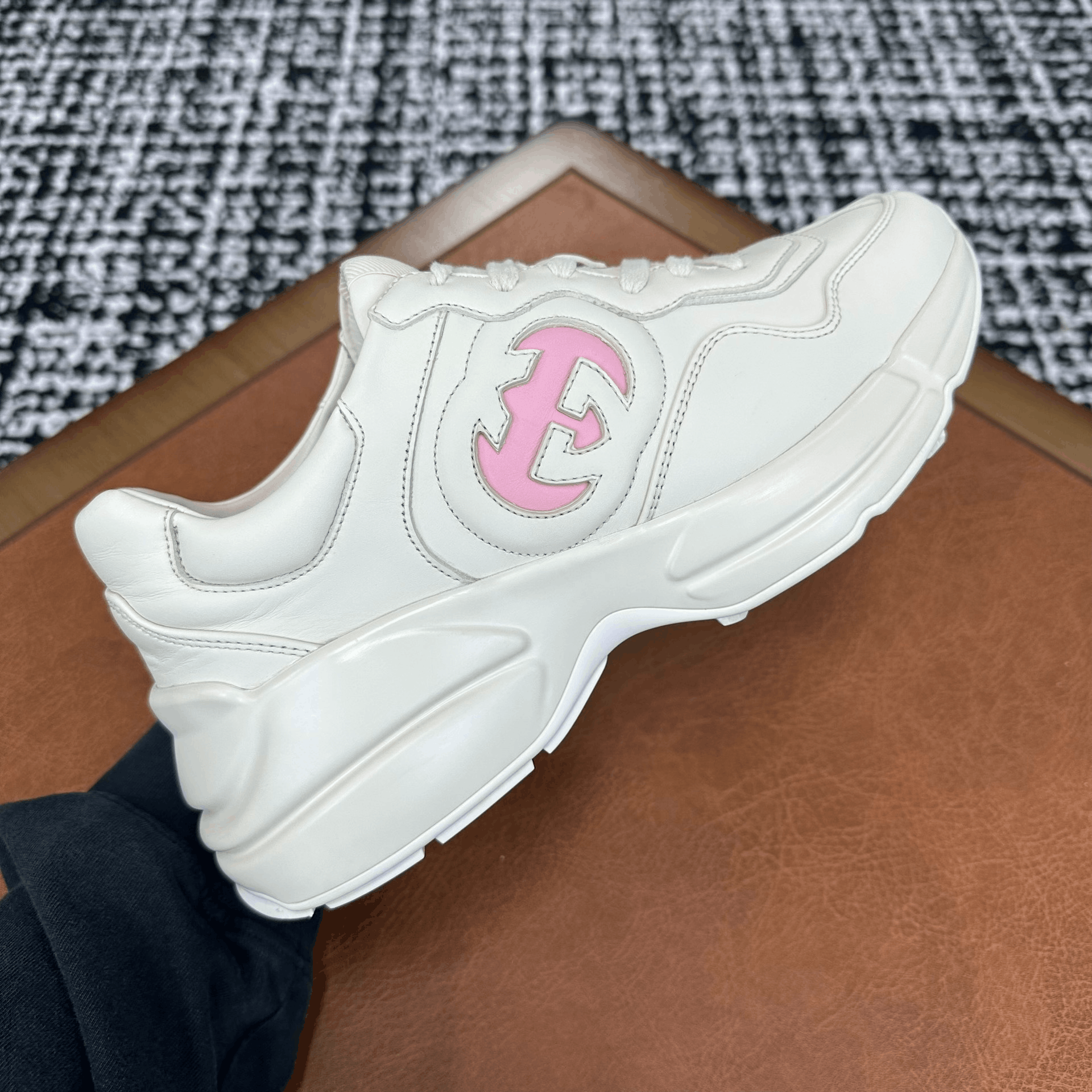 Gucci Gucci Leather White Lowtop Sneakers it_39 Women Size US 9 / IT 39 - 8 Thumbnail
