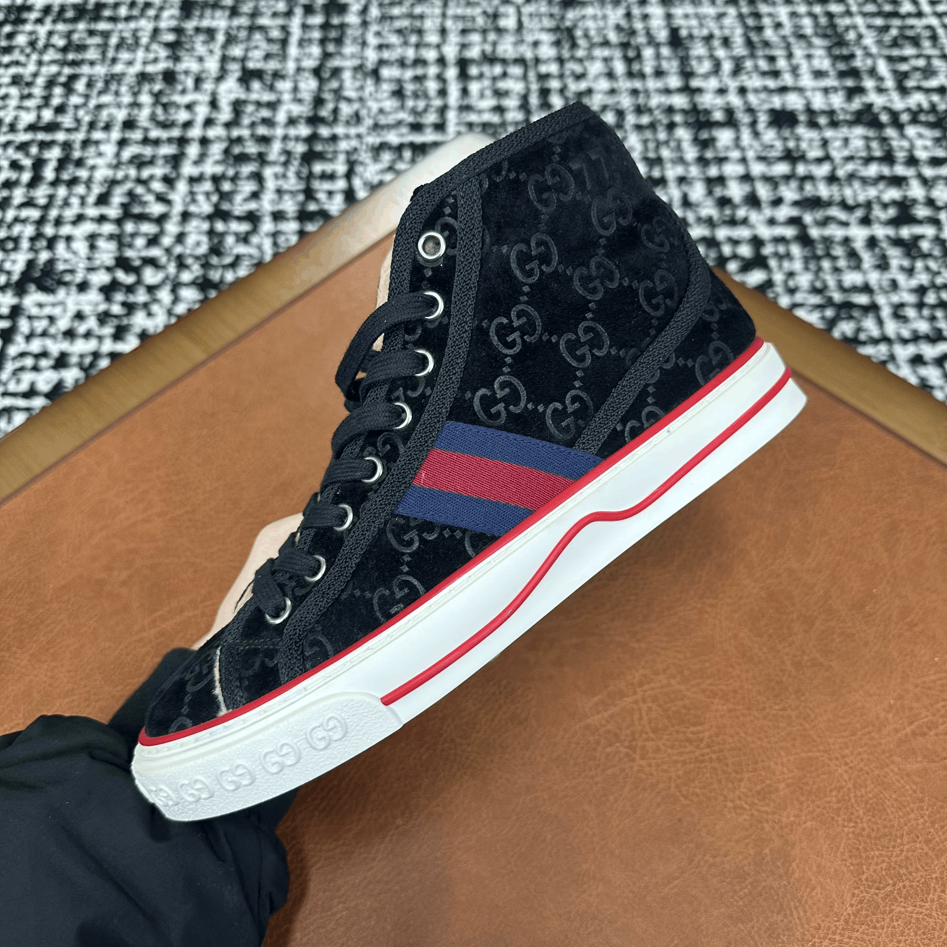 Gucci Gucci Tennis Black Hitop Sneakers it_37-5 Women Size US 7.5 / IT 37.5 - 6 Thumbnail