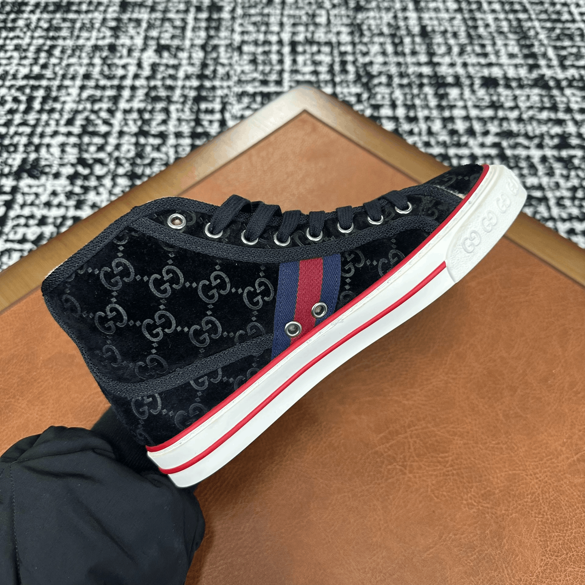 Gucci Gucci Tennis Black Hitop Sneakers it_37-5 Women Size US 7.5 / IT 37.5 - 7 Thumbnail