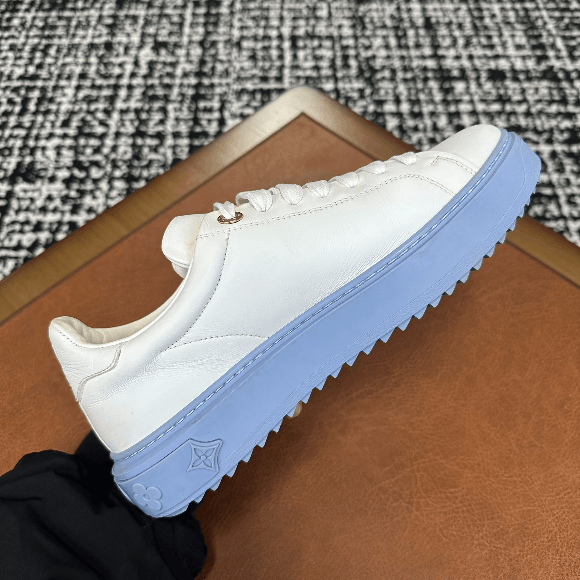 Louis Vuitton Louis Vuitton Blue Lowtop Sneakers it_39 Women Size US 9 / IT 39 - 6 Thumbnail