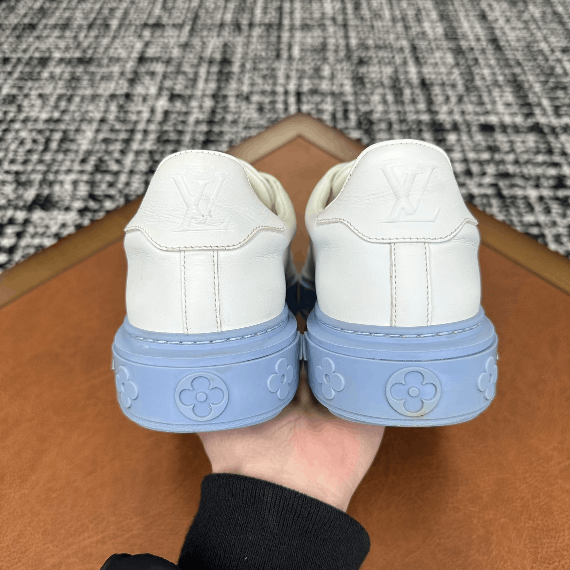 Louis Vuitton Louis Vuitton Blue Lowtop Sneakers it_39 Women Size US 9 / IT 39 - 4 Thumbnail