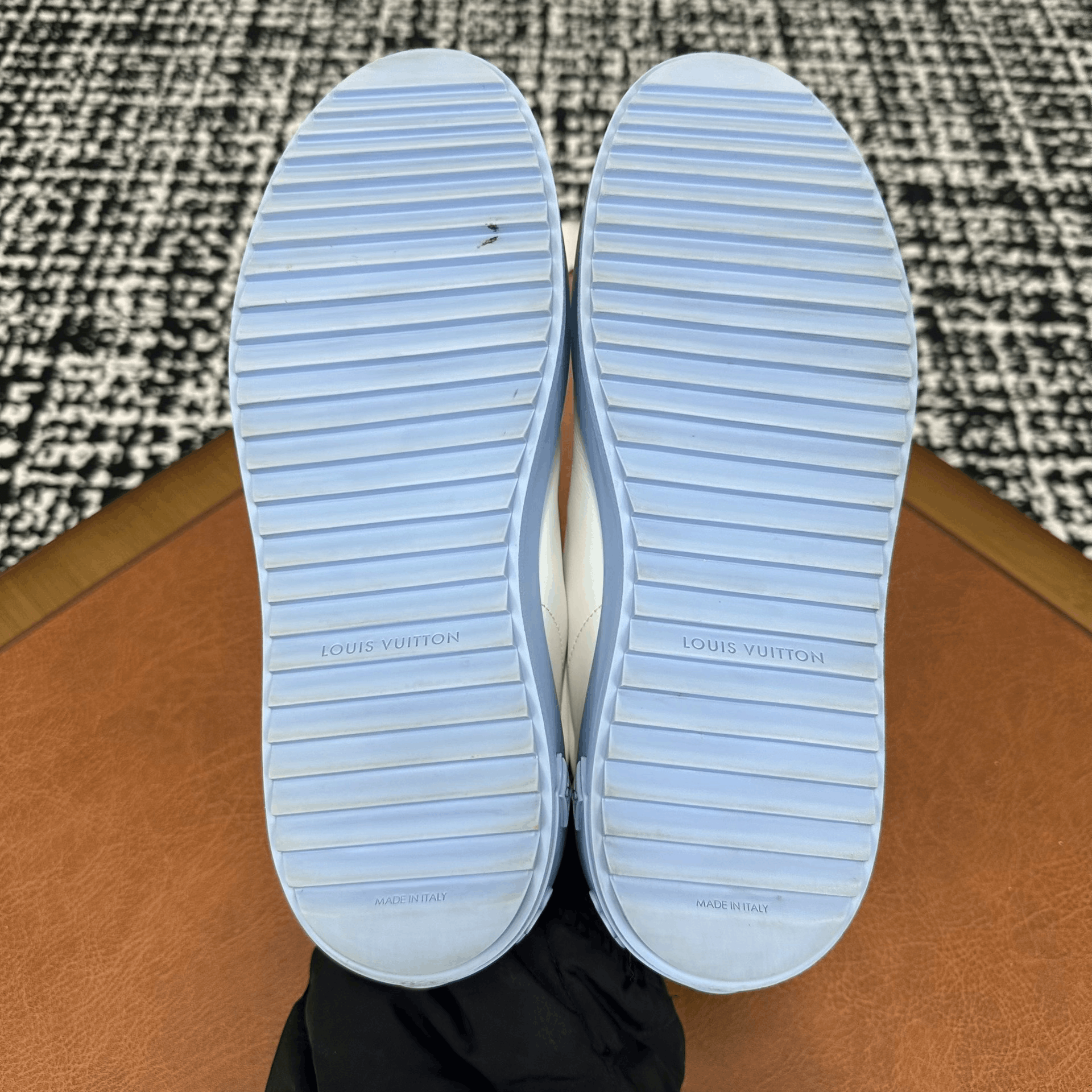 Louis Vuitton Louis Vuitton Blue Lowtop Sneakers it_39 Women Size US 9 / IT 39 - 9 Thumbnail