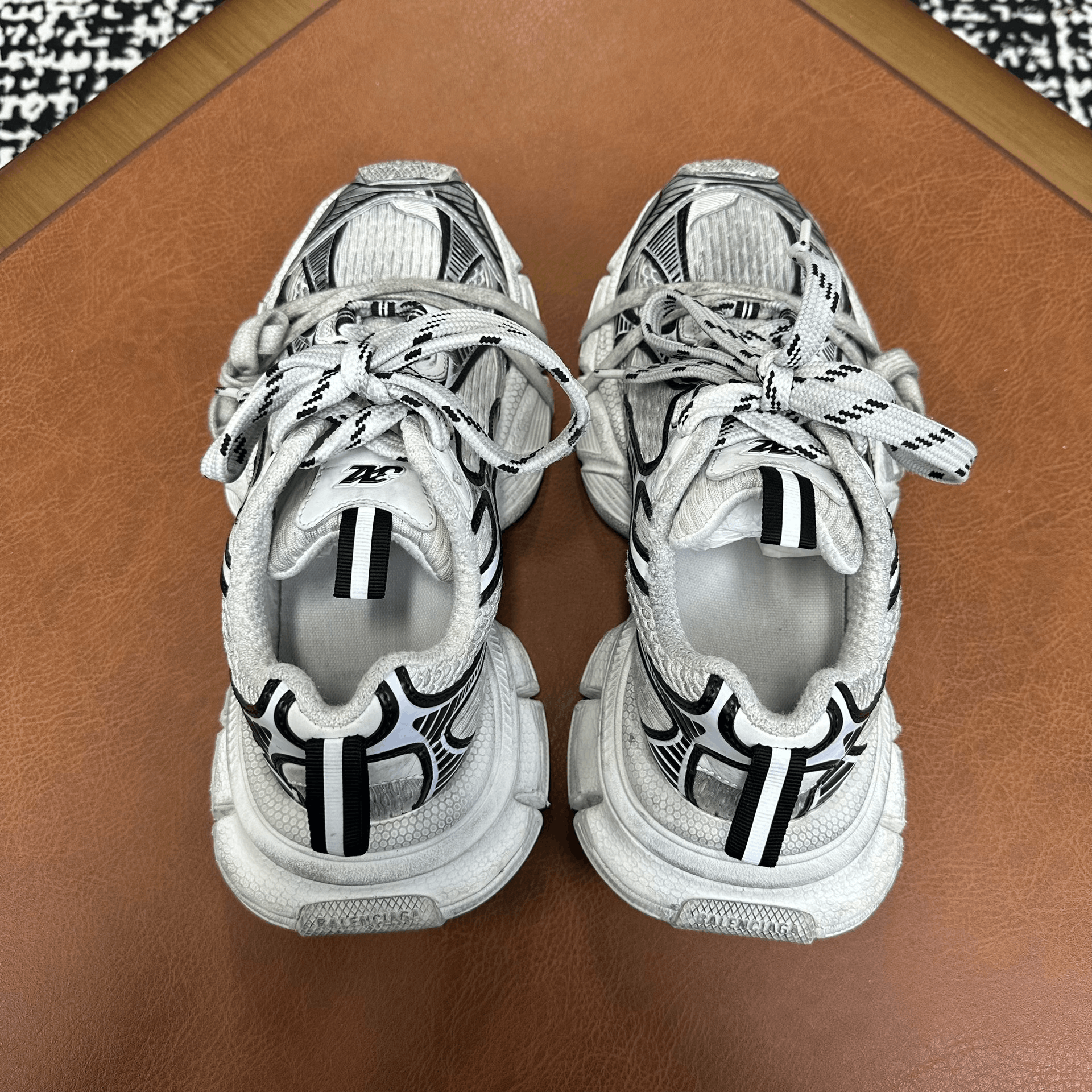 Balenciaga Balenciaga Leather White Lowtop Sneakers it_36 Women Size US 6 / IT 36 - 3 Thumbnail