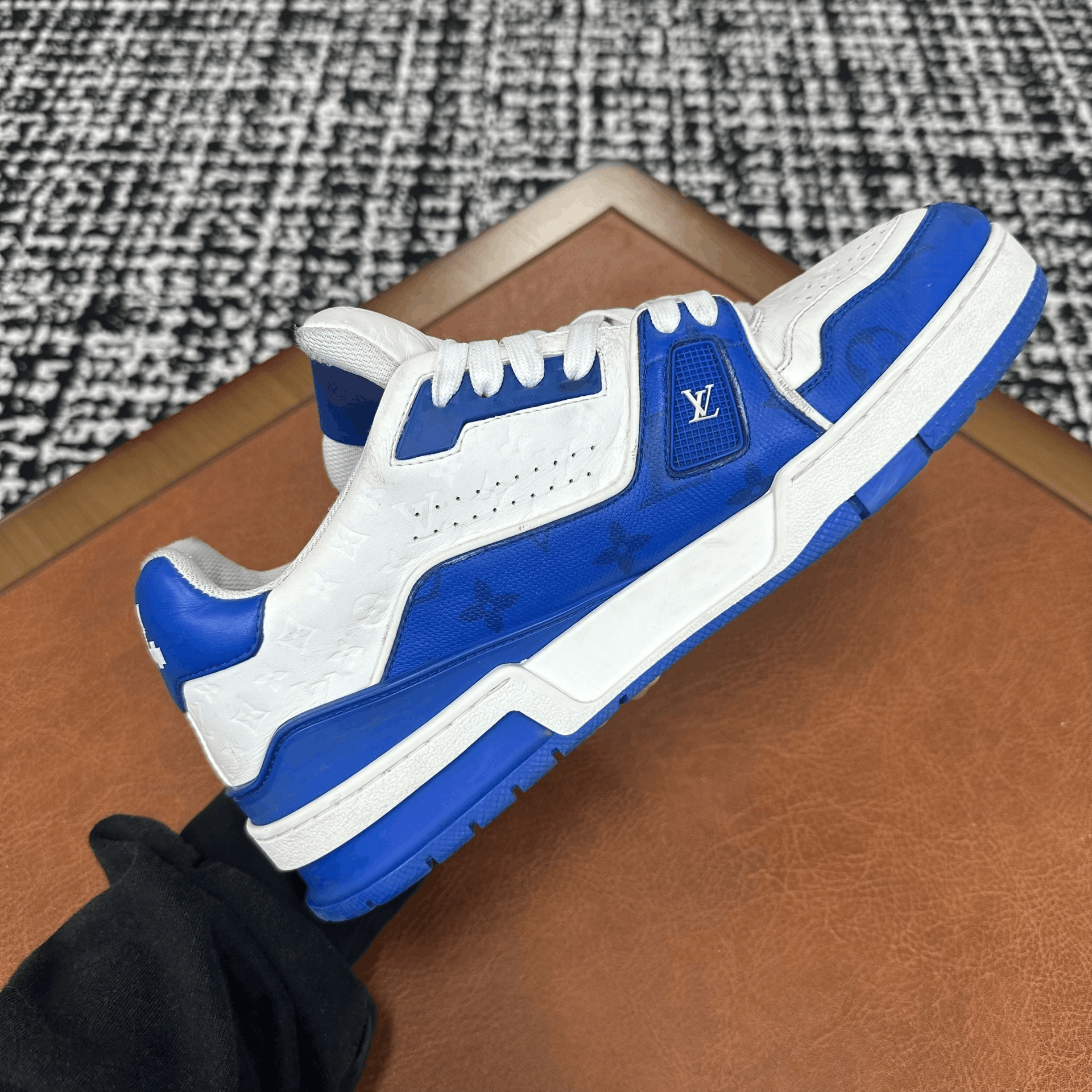 Louis Vuitton Louis Vuitton Training Blue Lowtop Sneakers 8 Men Size US 8 / EU 41 - 7 Thumbnail