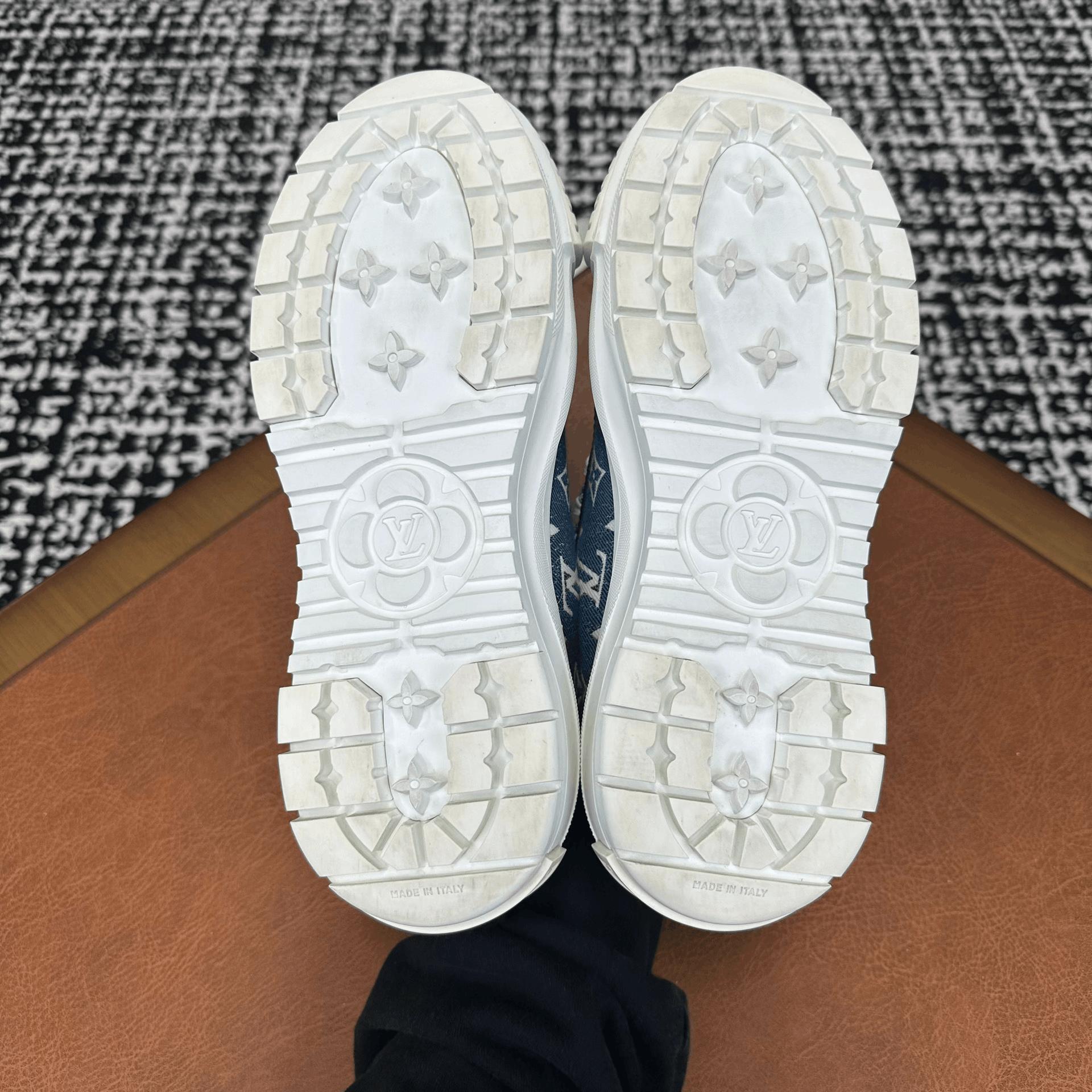 Louis Vuitton Louis Vuitton Blue Lowtop Sneakers it_38 Women Size US 8 / IT 38 - 9 Thumbnail