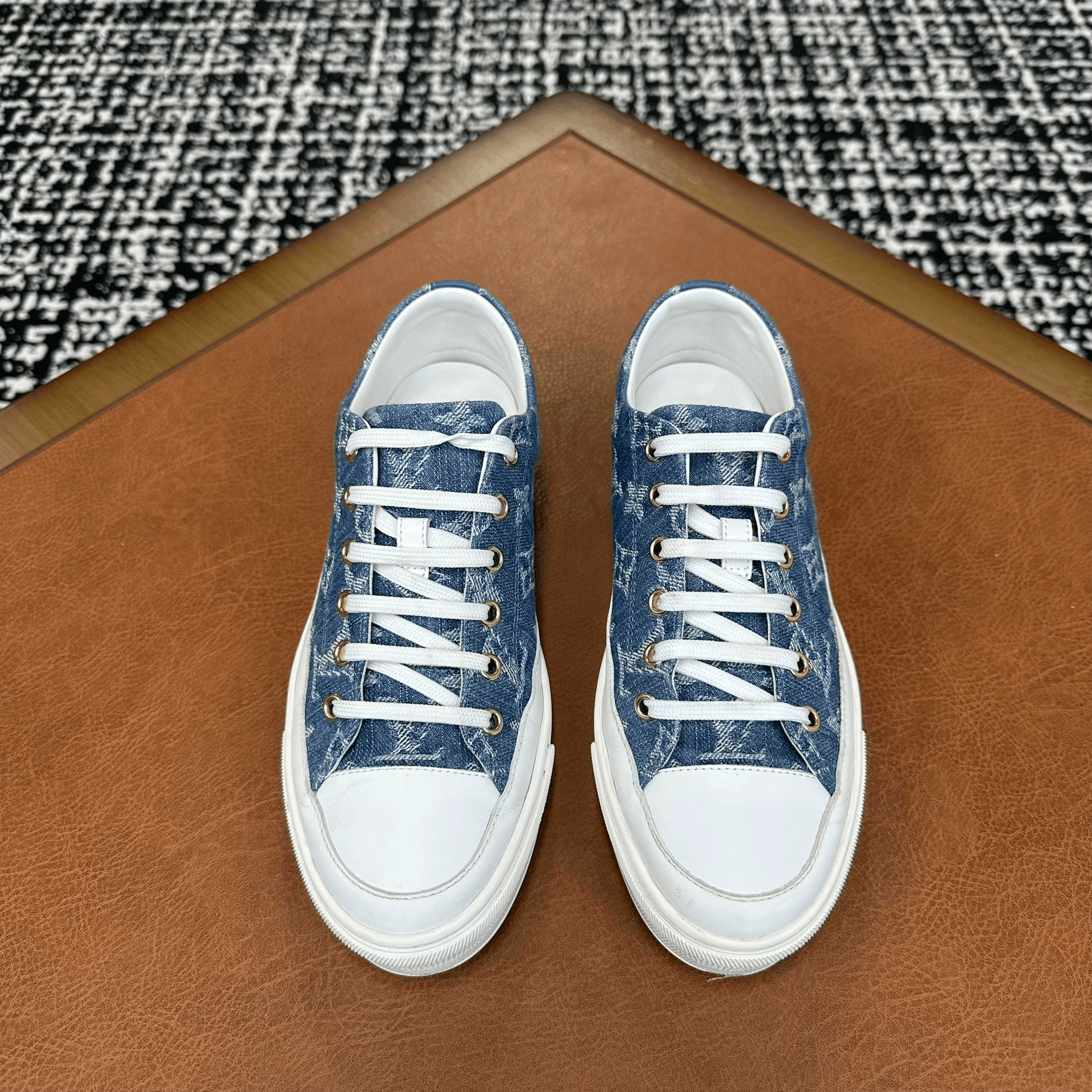 Louis Vuitton Louis Vuitton Blue Lowtop Sneakers it_37-5 Women Size US 7.5 / IT 37.5 - 2 Thumbnail