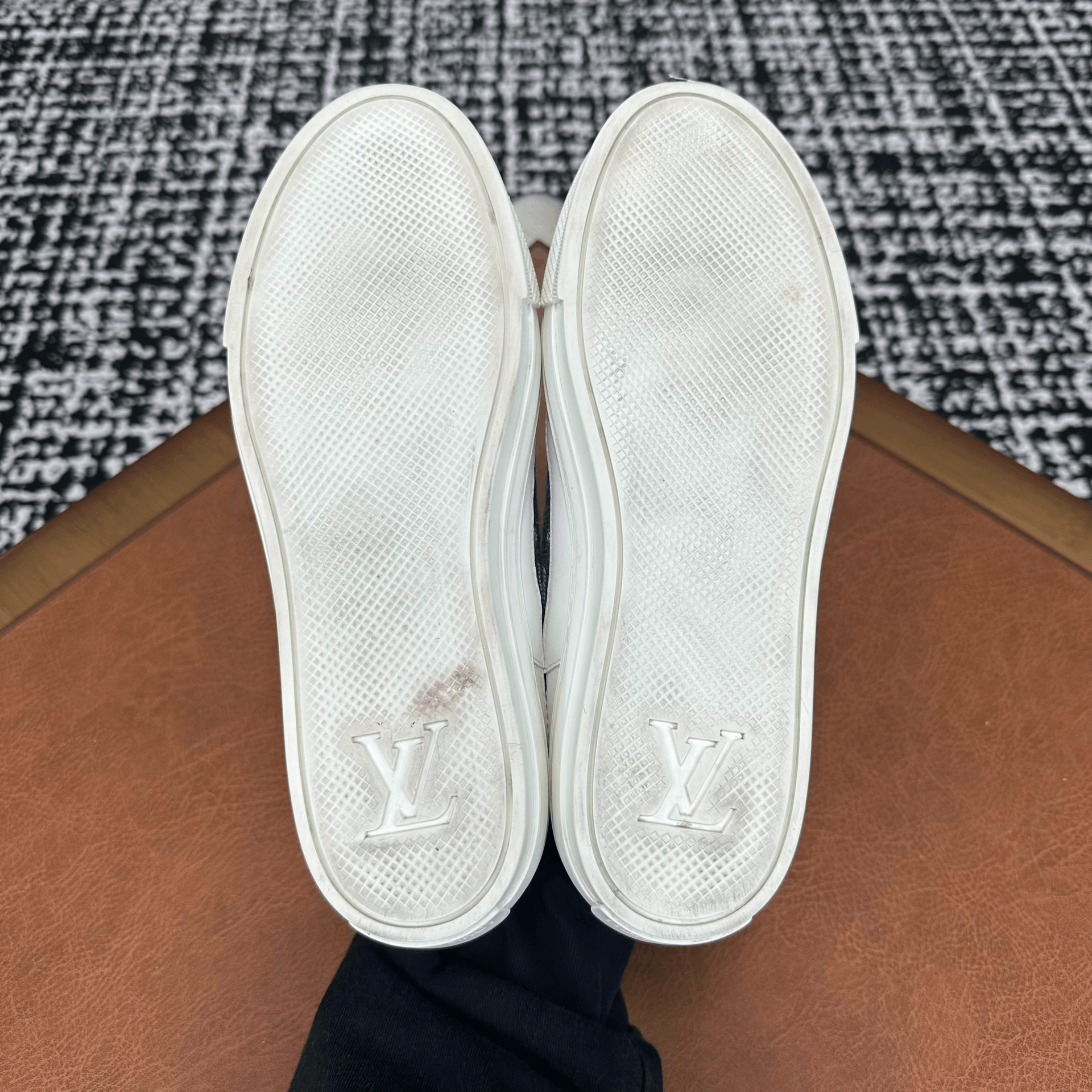 Louis Vuitton Louis Vuitton Blue Lowtop Sneakers it_37-5 Women Size US 7.5 / IT 37.5 - 9 Thumbnail