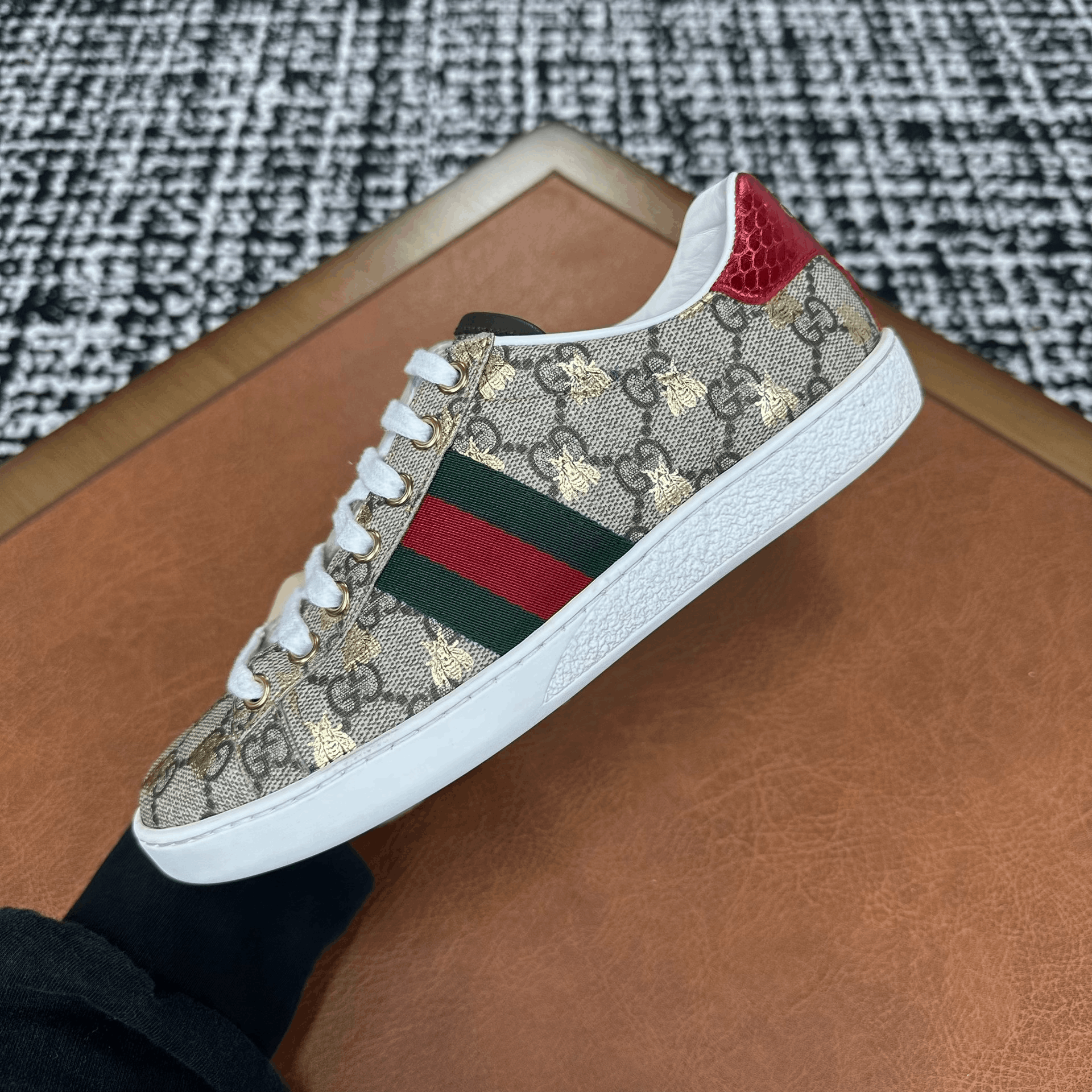 Gucci Gucci Gold Lowtop Sneakers it_36 Women Size US 6 / IT 36 - 5 Thumbnail