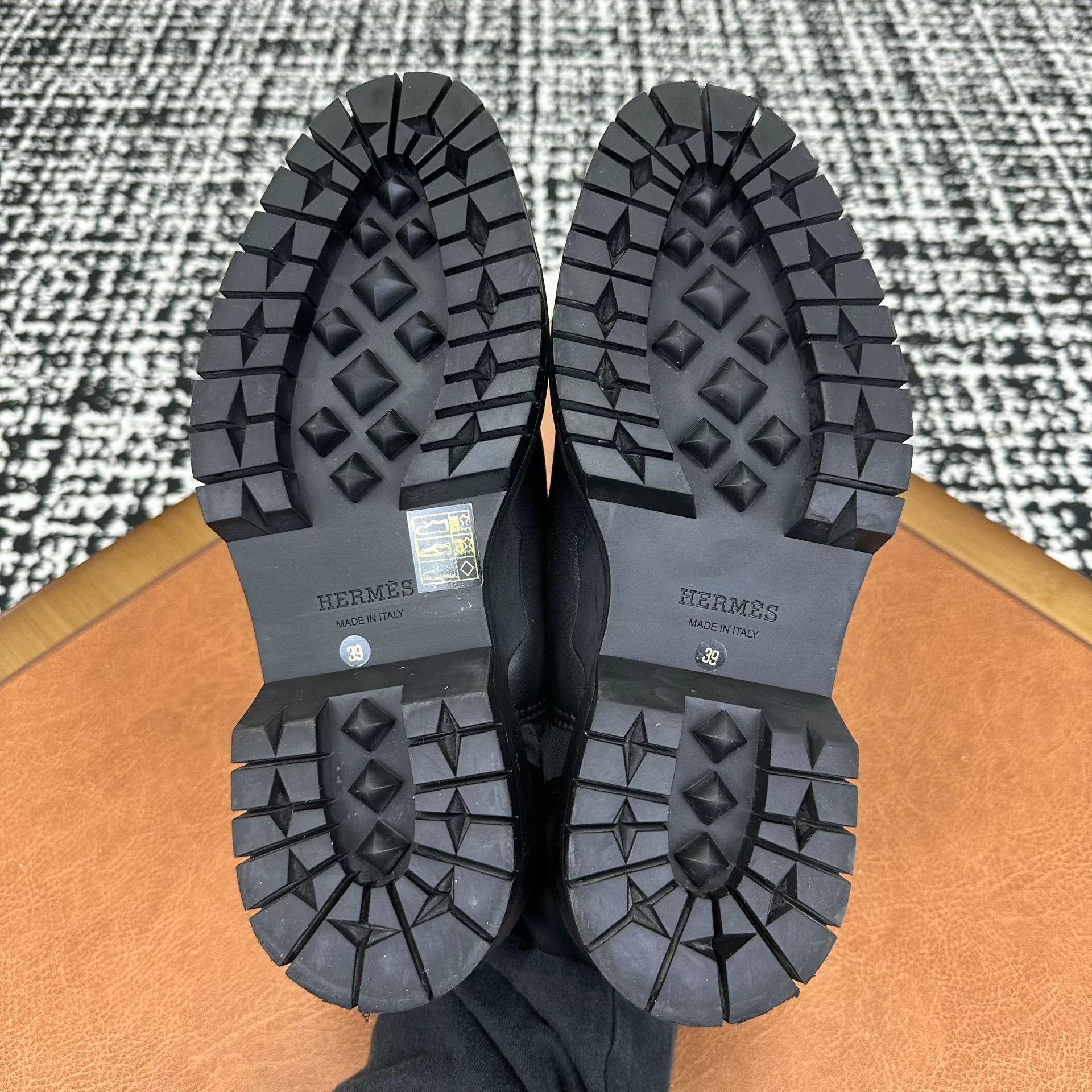 Hermes Hermes Casual Black Lowtop Sneakers 6 Men Size US 6 / EU 39 - 9 Thumbnail