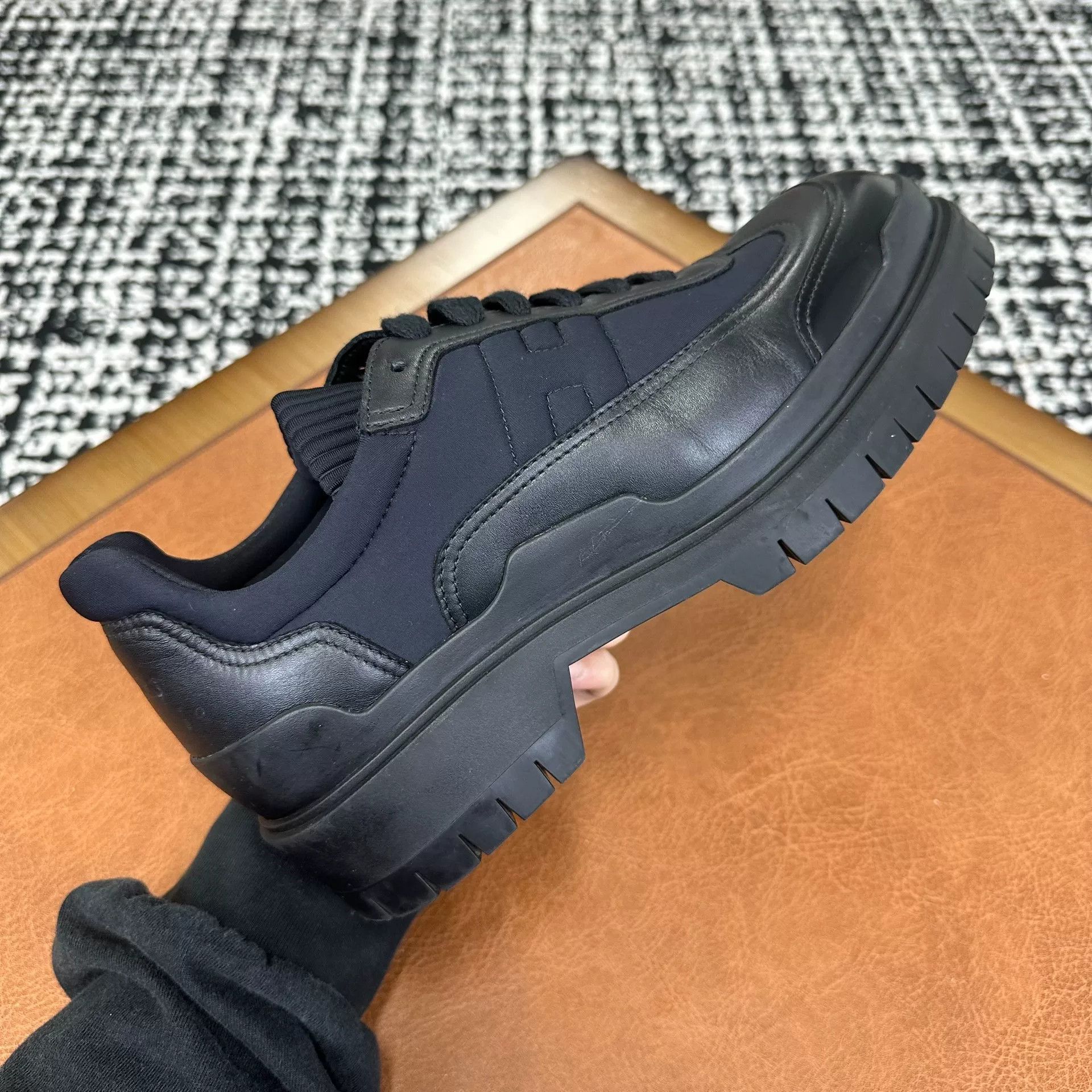 Hermes Hermes Casual Black Lowtop Sneakers 6 Men Size US 6 / EU 39 - 8 Thumbnail