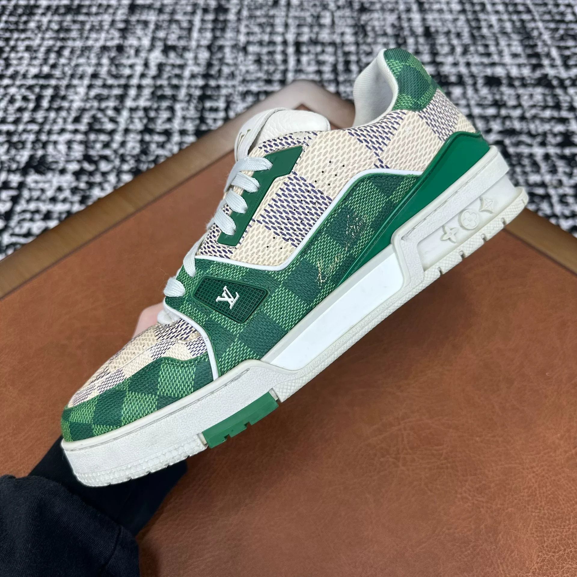 Louis Vuitton Louis Vuitton Training Green Lowtop Sneakers 8 Men Size US 8 / EU 41 - 4 Thumbnail