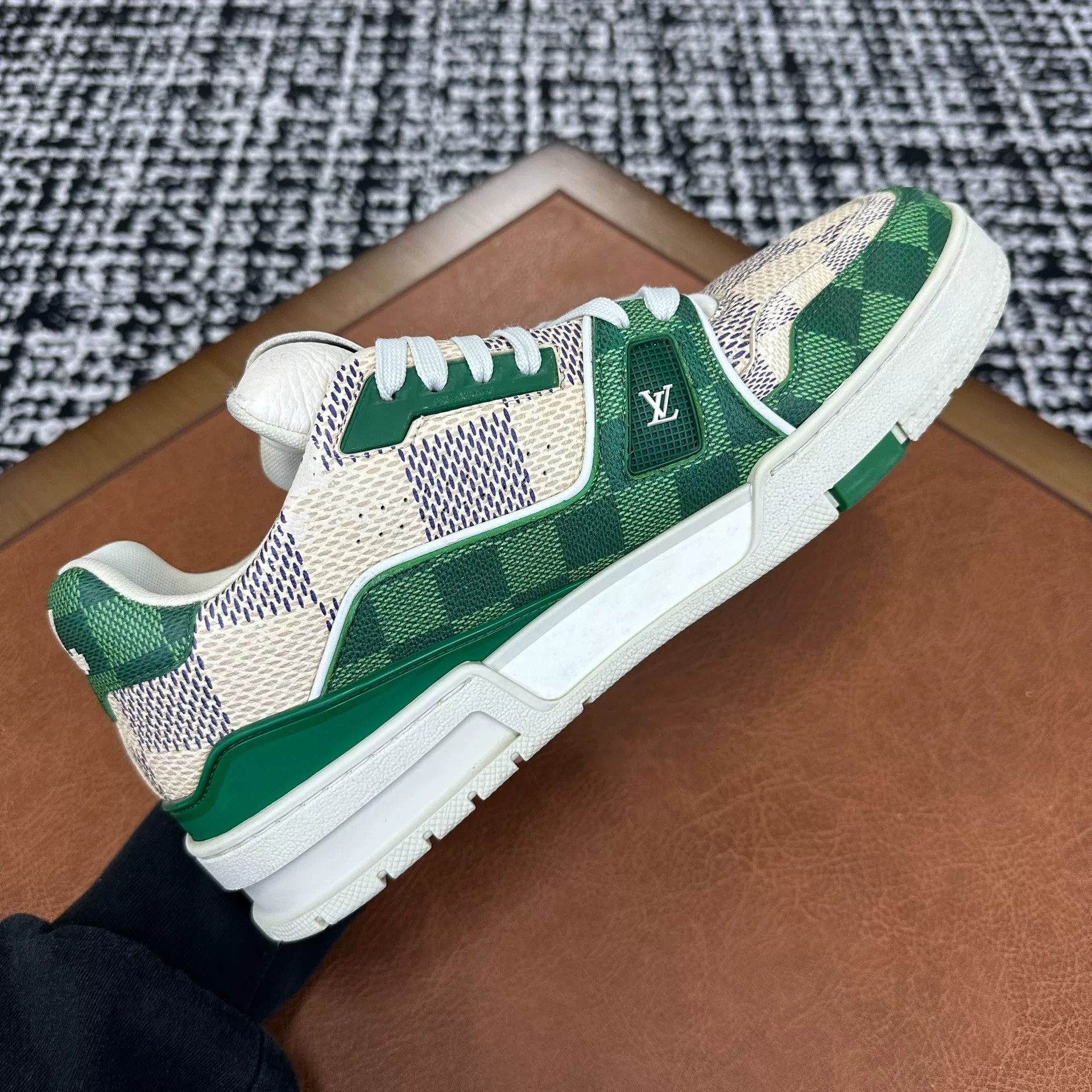 Louis Vuitton Louis Vuitton Training Green Lowtop Sneakers 8 Men Size US 8 / EU 41 - 5 Thumbnail