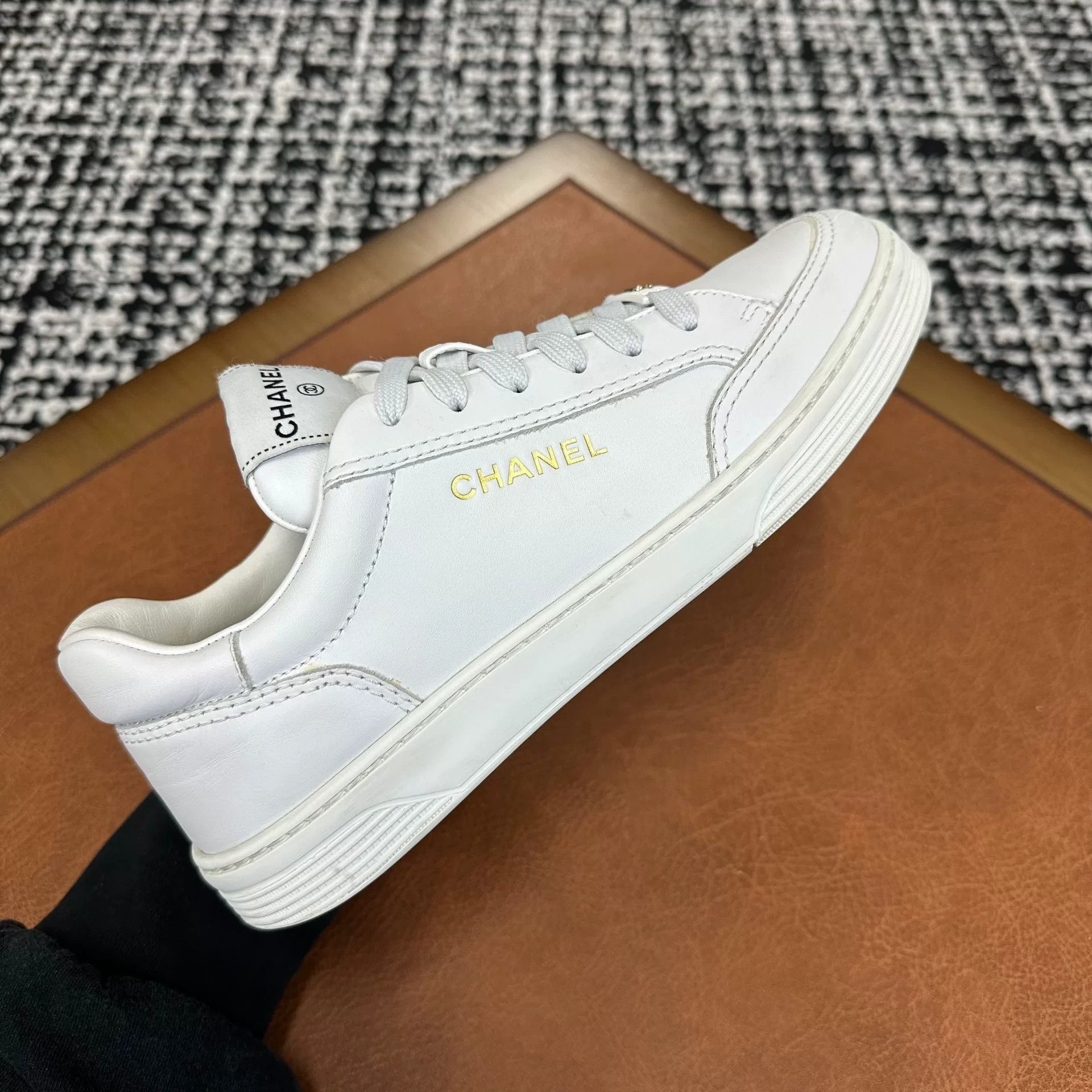 Chanel Chanel White Lowtop Sneakers it_38 Women Size US 8 / IT 38 - 8 Thumbnail