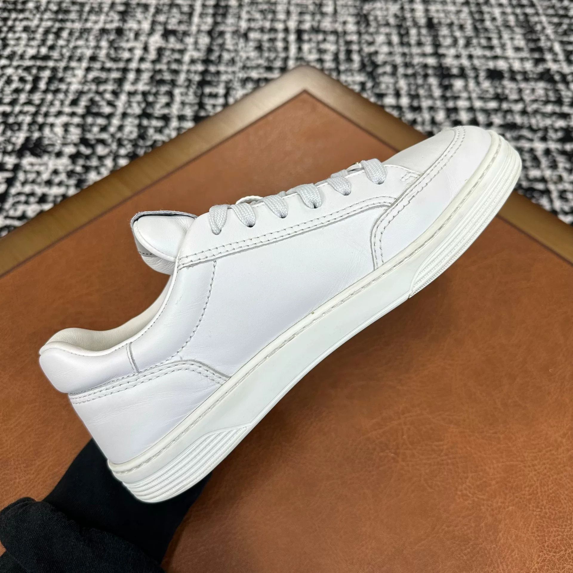 Chanel Chanel White Lowtop Sneakers it_38 Women Size US 8 / IT 38 - 6 Thumbnail