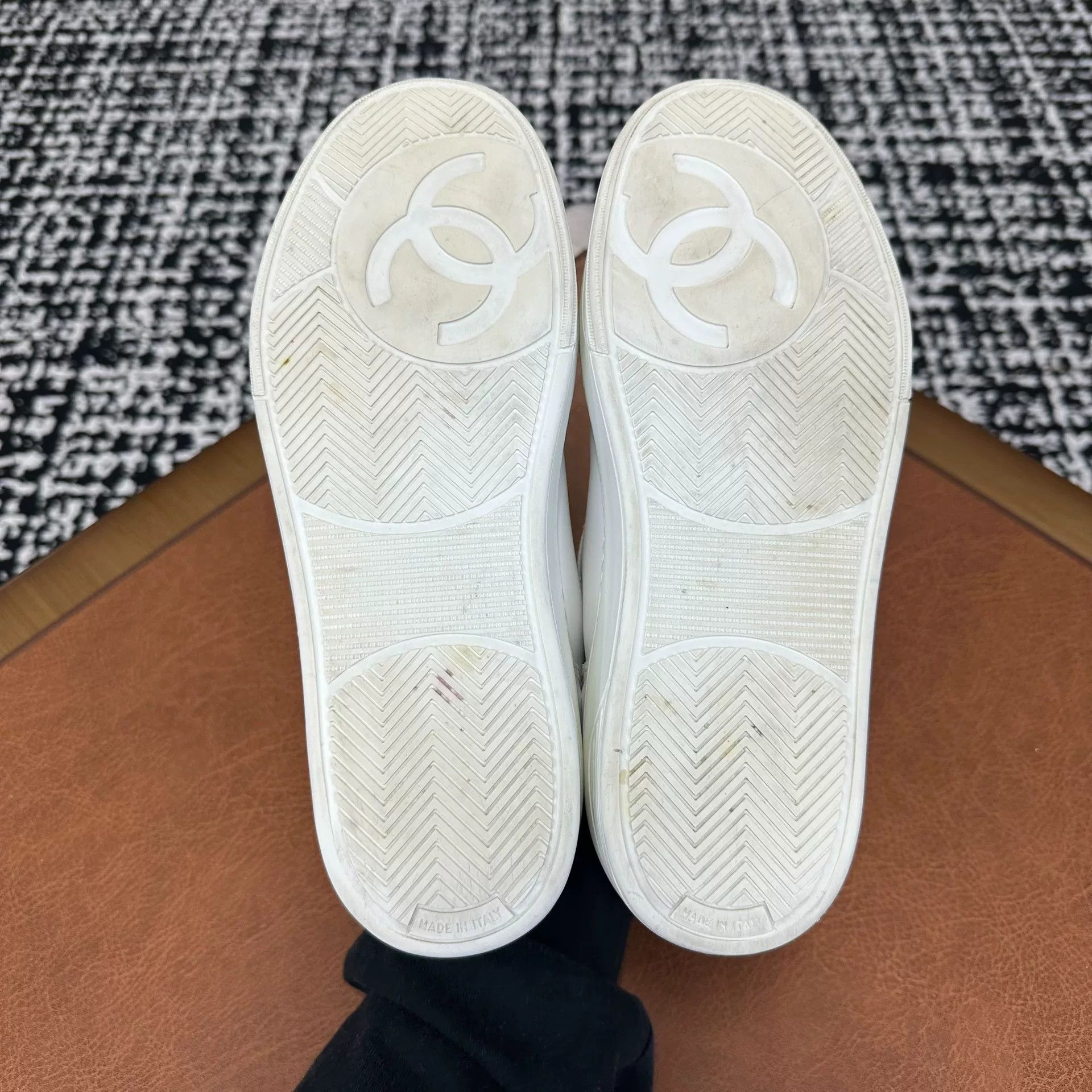 Chanel Chanel White Lowtop Sneakers it_38 Women Size US 8 / IT 38 - 9 Thumbnail
