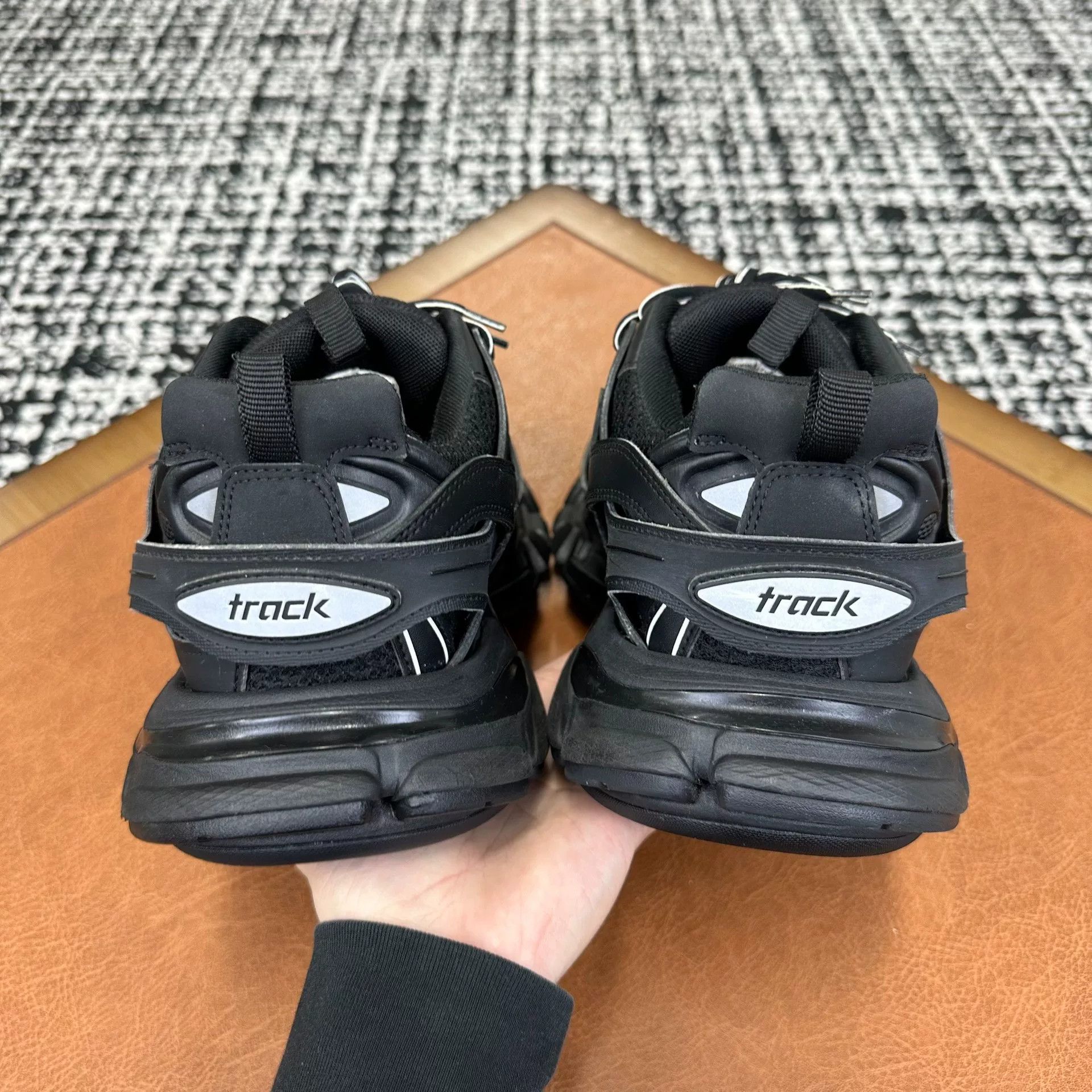 Balenciaga Balenciaga Distressed Black Lowtop Sneakers 9 Men Size US 9 / EU 42 - 4 Thumbnail