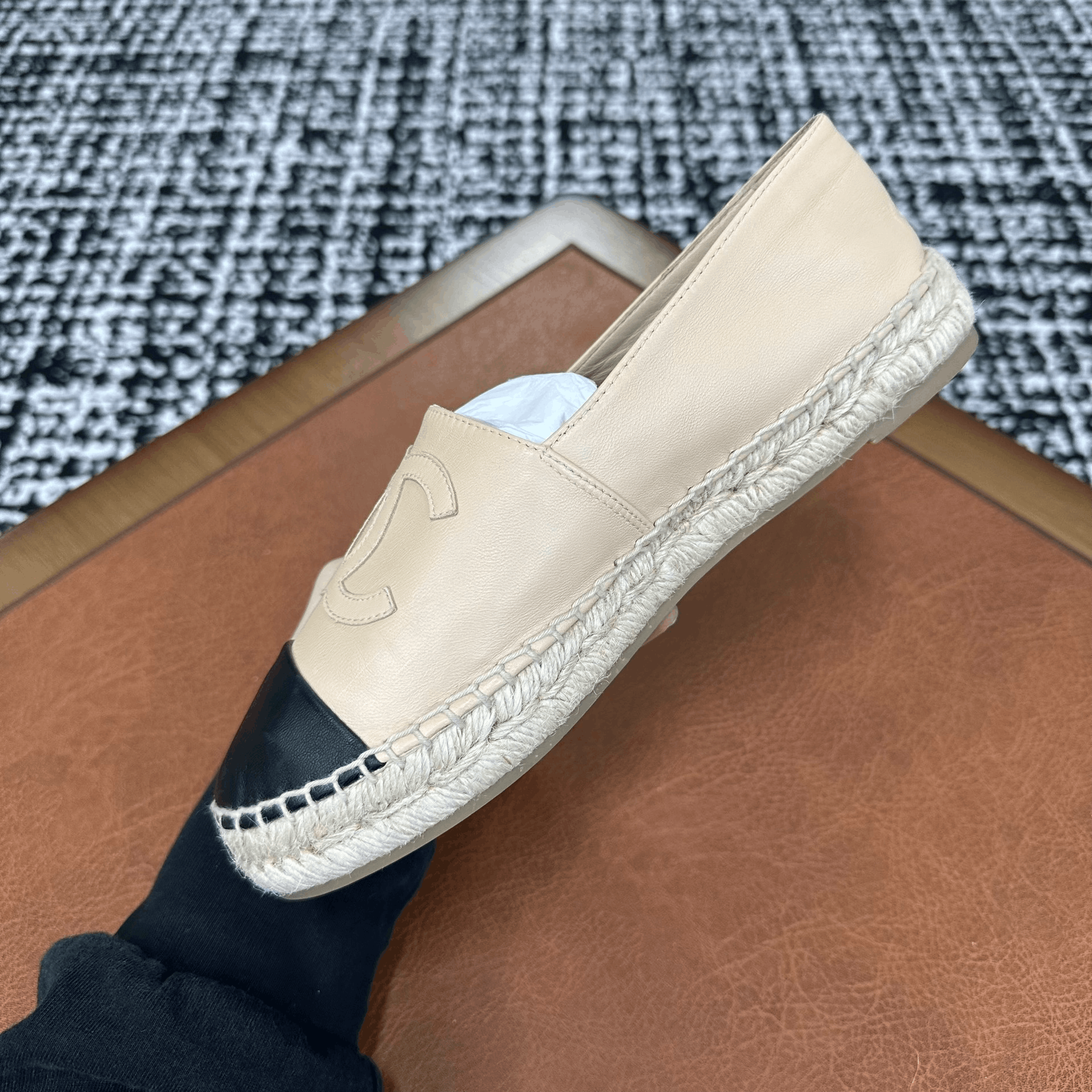 Chanel Chanel Casual Beige Lowtop Sneakers it_37 Women Size US 7 / IT 37 - 7 Thumbnail
