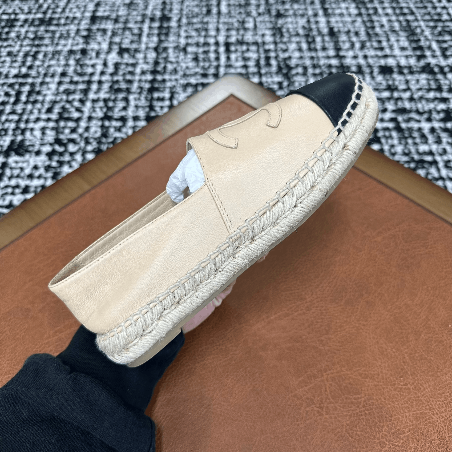 Chanel Chanel Casual Beige Lowtop Sneakers it_37 Women Size US 7 / IT 37 - 6 Thumbnail