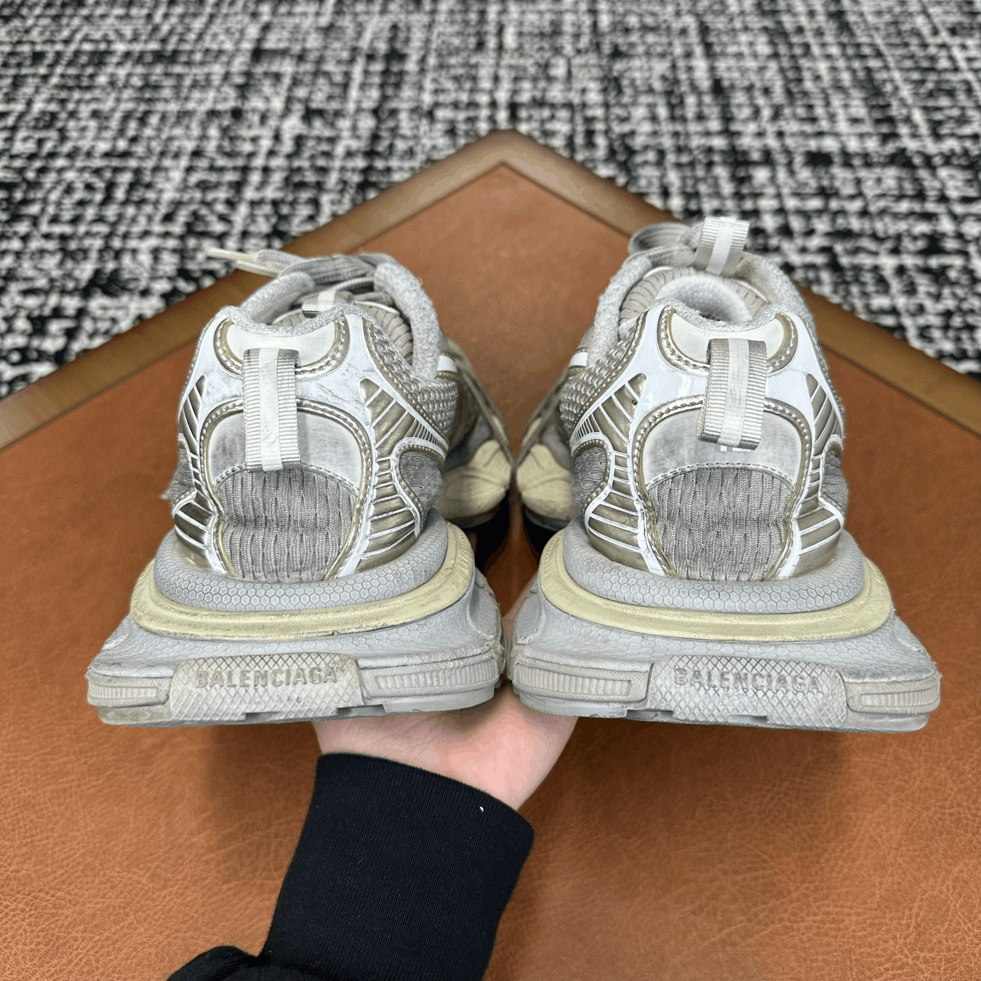 Balenciaga Balenciaga Mesh Beige Lowtop Sneakers 9 Men Size US 9 / EU 42 - 4 Thumbnail