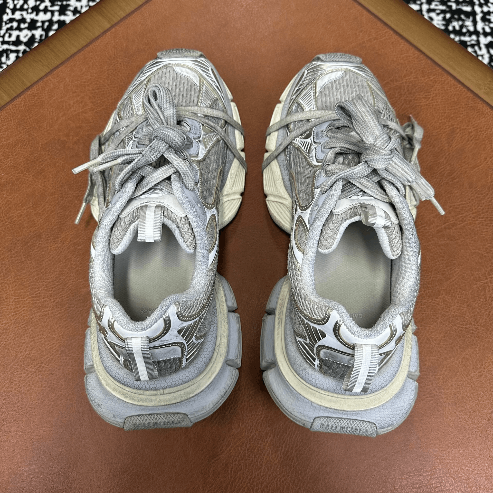 Balenciaga Balenciaga Mesh Beige Lowtop Sneakers 9 Men Size US 9 / EU 42 - 3 Thumbnail