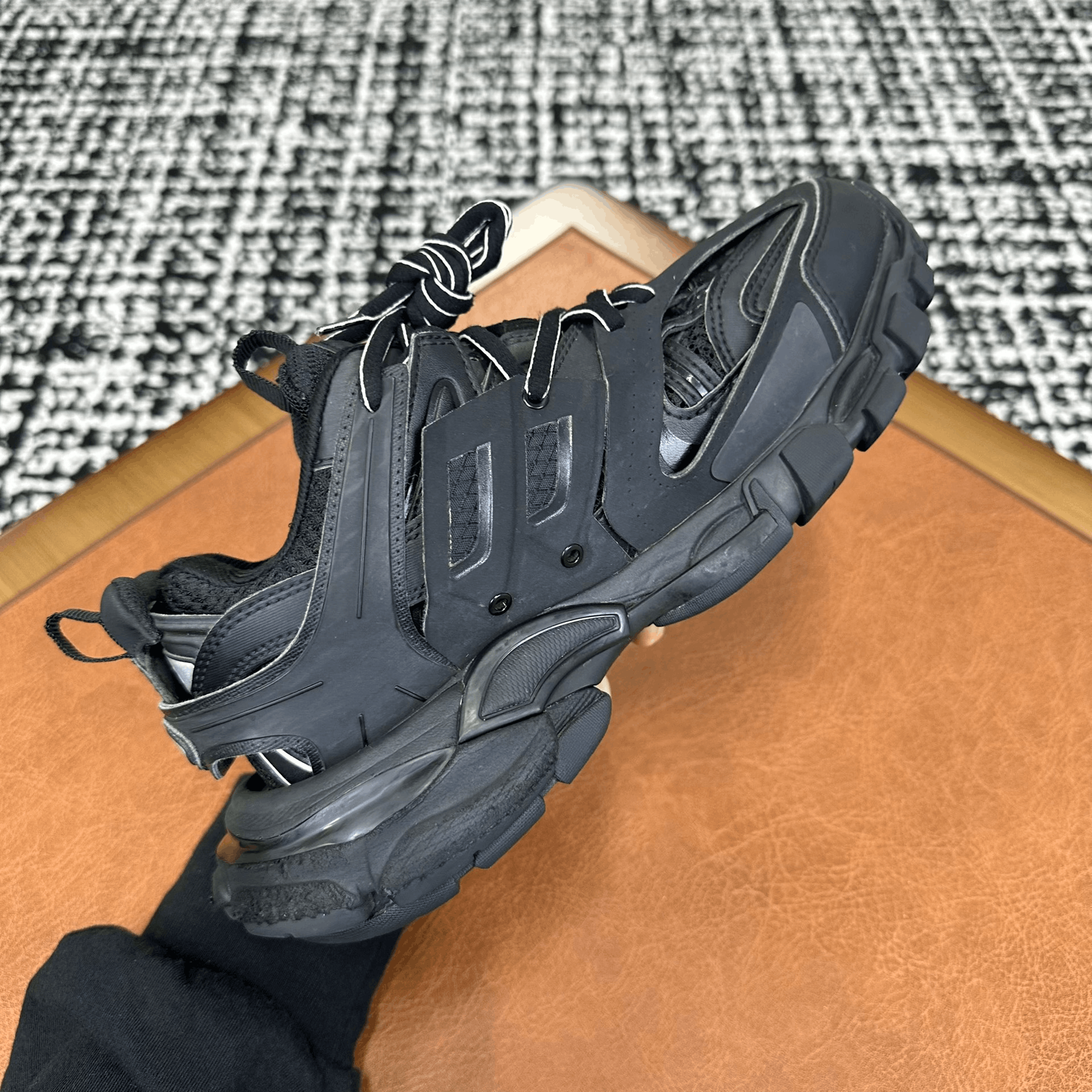 Balenciaga Balenciaga Black Lowtop Sneakers it_36 Women Size US 6 / IT 36 - 8 Thumbnail