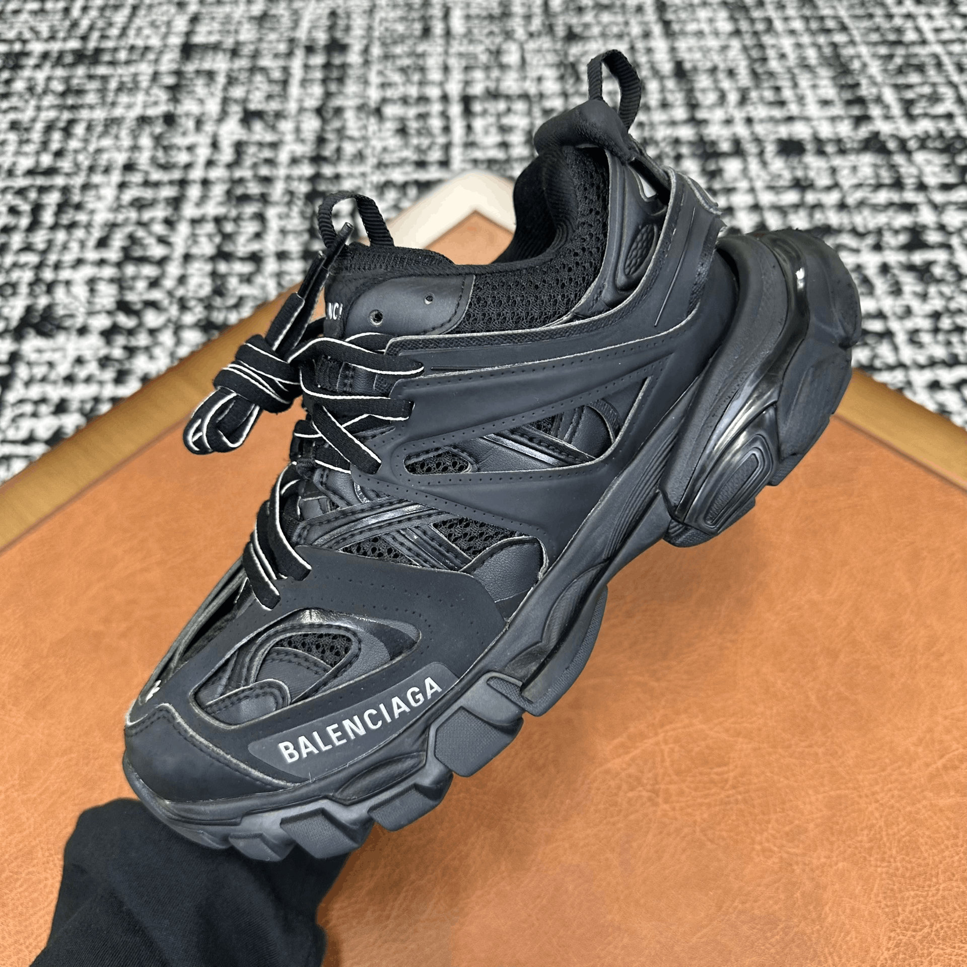 Balenciaga Balenciaga Black Lowtop Sneakers it_36 Women Size US 6 / IT 36 - 7 Thumbnail
