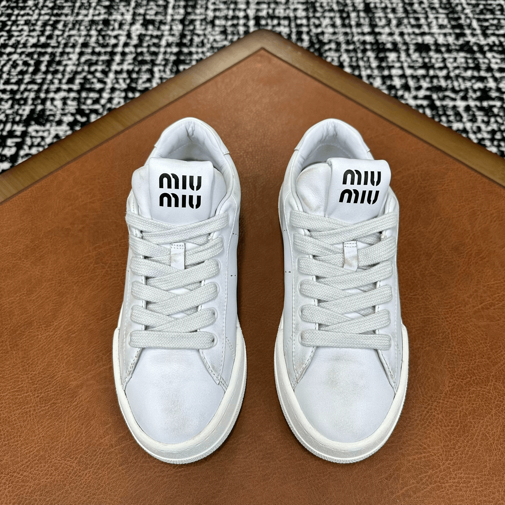 Miu Miu Miu Miu Leather White Lowtop Sneakers it_38 Women Size US 8 / IT 38 - 2 Thumbnail