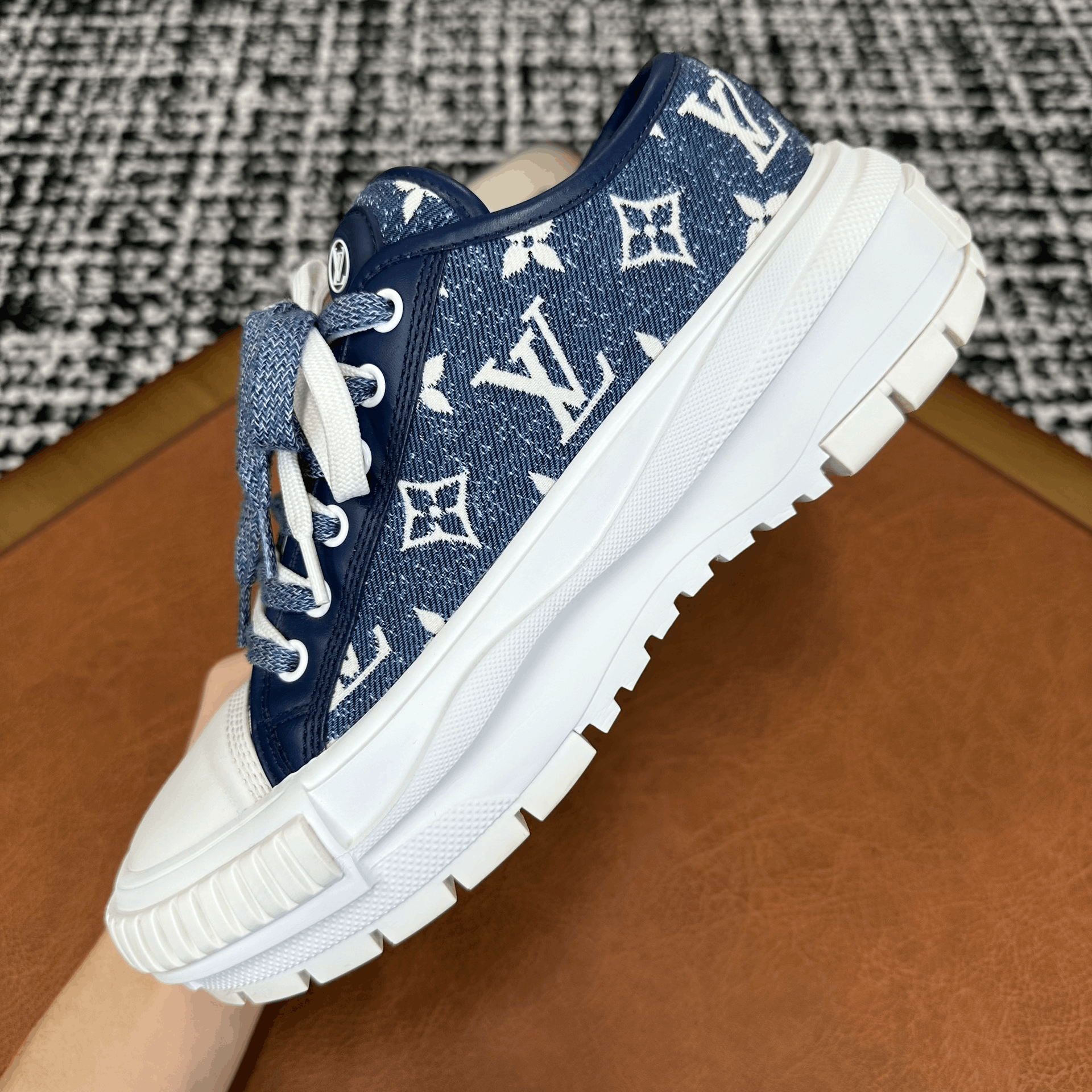 Louis Vuitton Louis Vuitton Denim Blue Lowtop Sneakers it_36-5 Women Size US 6.5 / IT 36.5 - 8 Thumbnail
