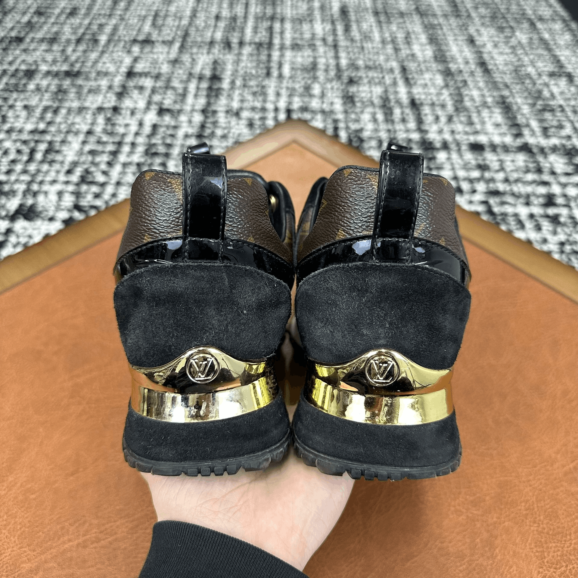 Louis Vuitton Louis Vuitton Black Lowtop Sneakers it_35 Women Size US 5 / IT 35 - 4 Thumbnail