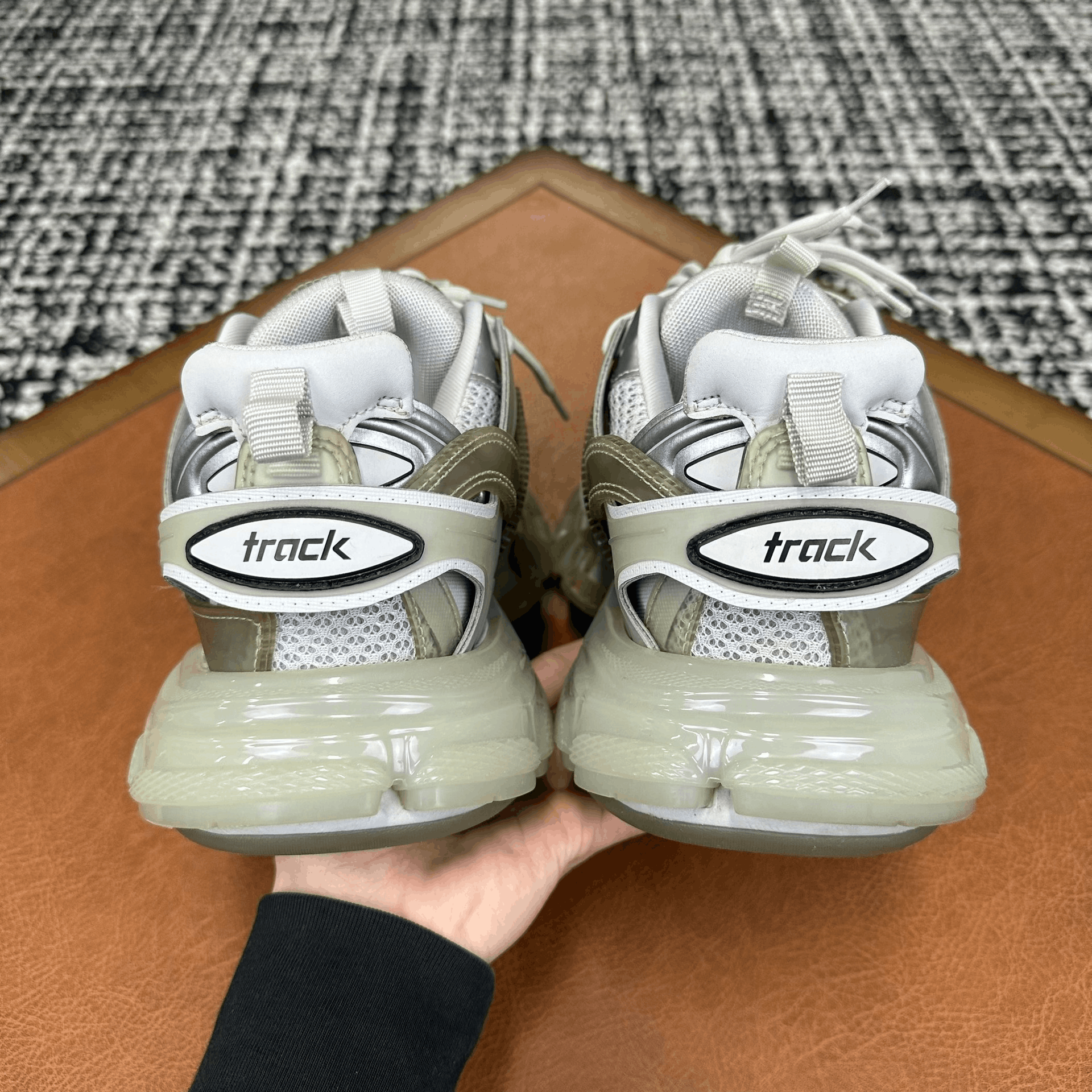 Balenciaga Balenciaga Clear White Lowtop Sneakers 7 Men Size US 7 / EU 40 - 4 Thumbnail