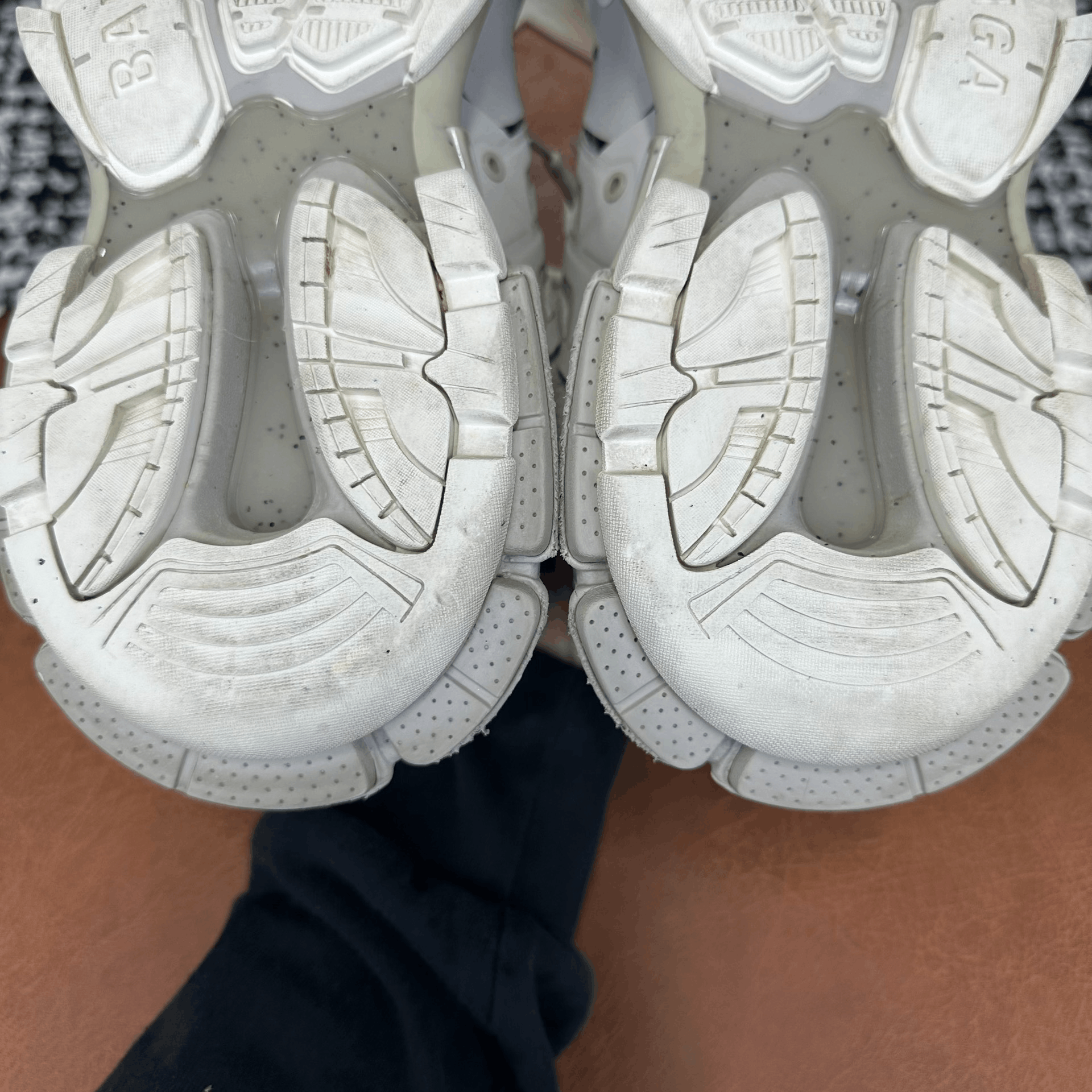 Balenciaga Balenciaga Brown Lowtop Sneakers it_38 Women Size US 8 / IT 38 - 8 Thumbnail