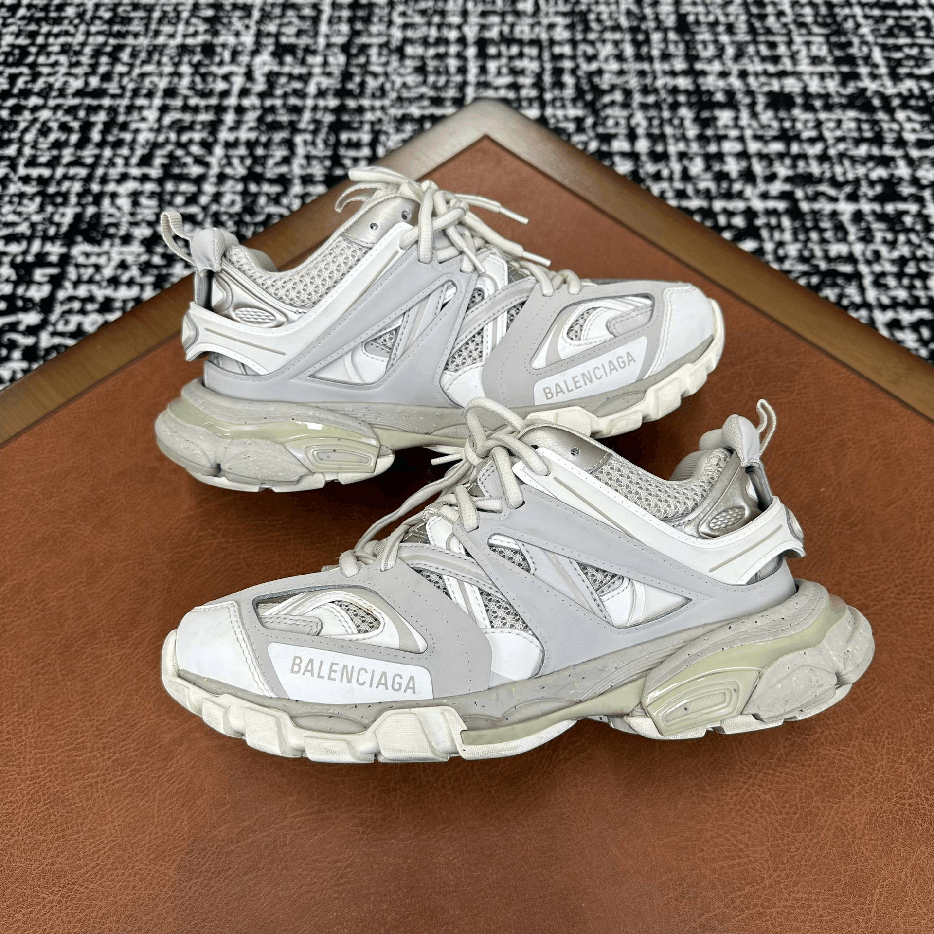 Balenciaga Balenciaga Brown Lowtop Sneakers it_38 Women Size US 8 / IT 38 - 5 Thumbnail