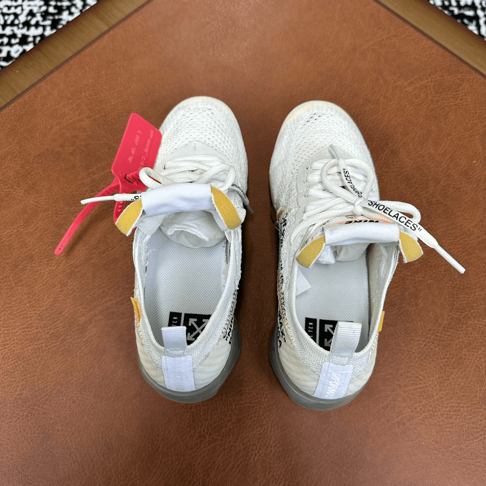 Nike Nike White Lowtop Sneakers 10 Men Size US 10 / EU 43 - 3 Thumbnail