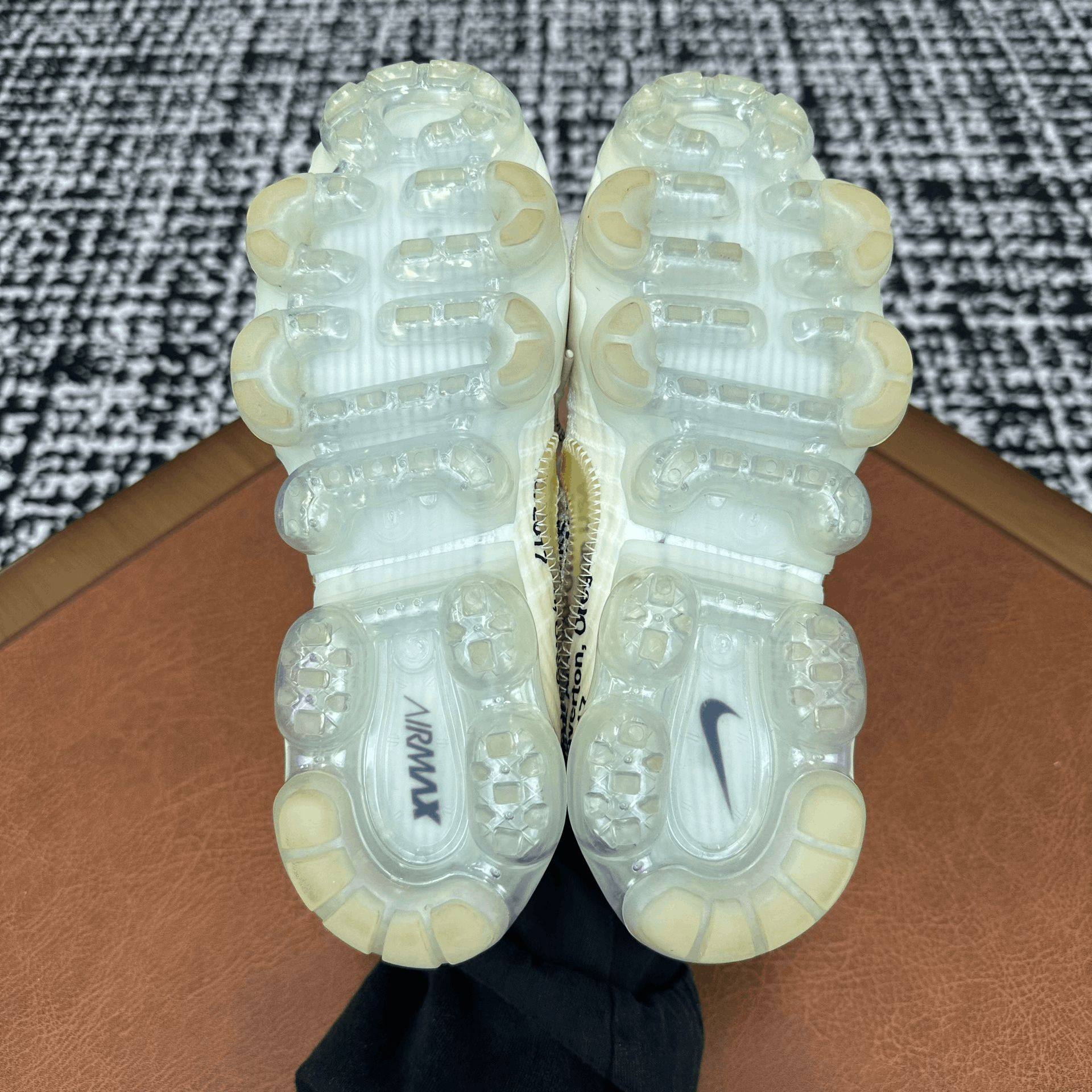Nike Nike White Lowtop Sneakers 10 Men Size US 10 / EU 43 - 7 Thumbnail