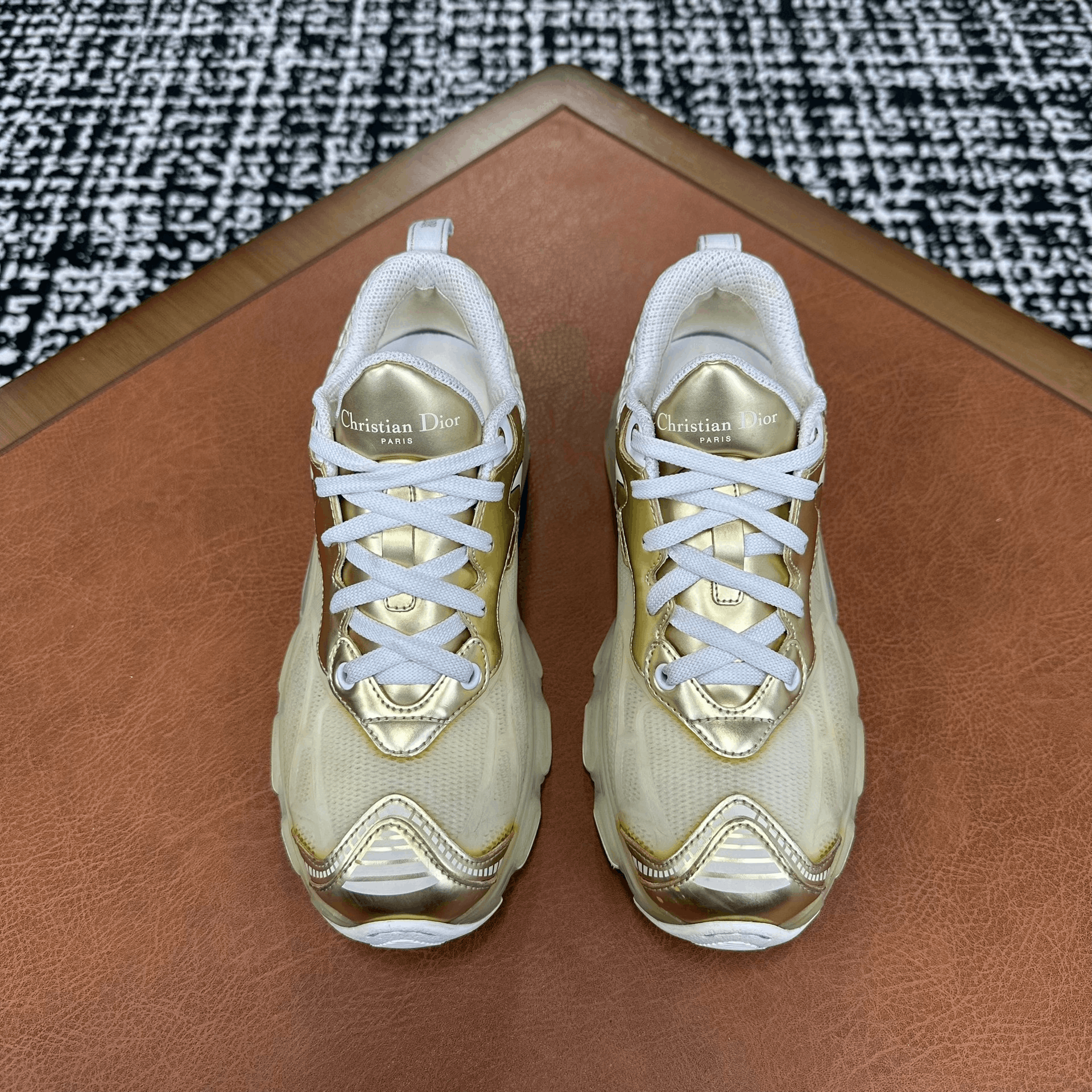 Dior Dior Casual Gold Lowtop Sneakers it_36 Women Size US 6 / IT 36 - 2 Thumbnail
