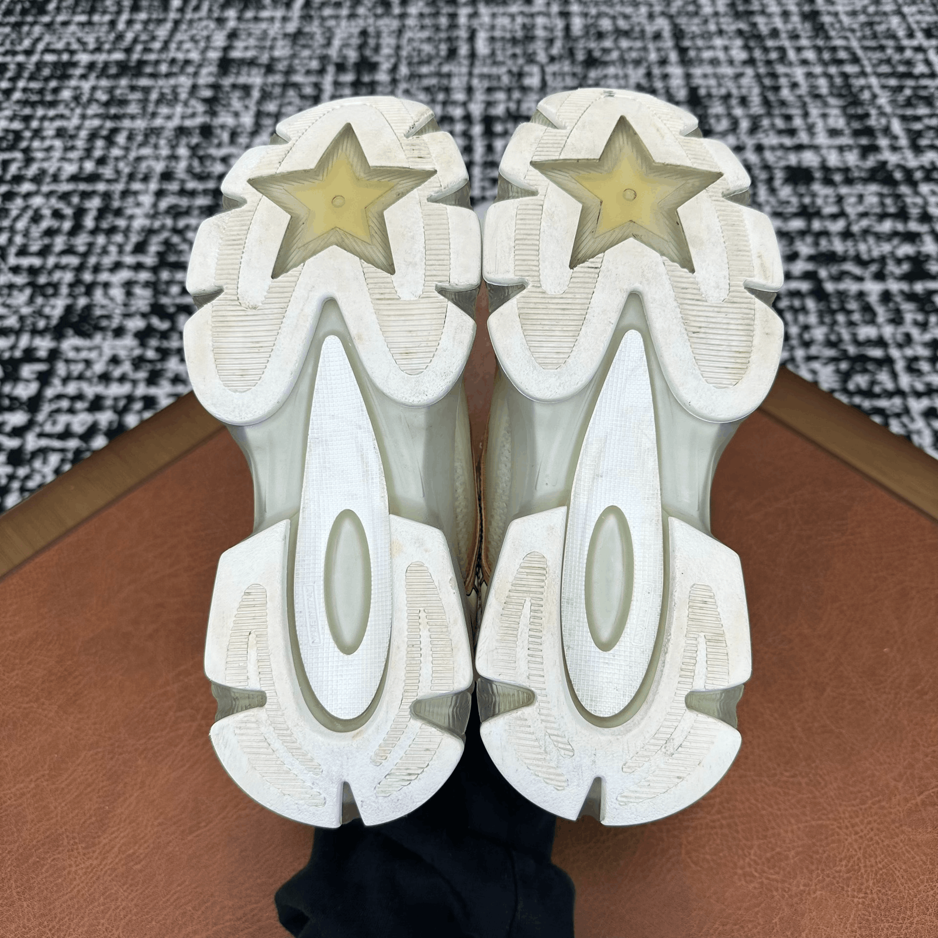 Dior Dior Casual Gold Lowtop Sneakers it_36 Women Size US 6 / IT 36 - 7 Thumbnail