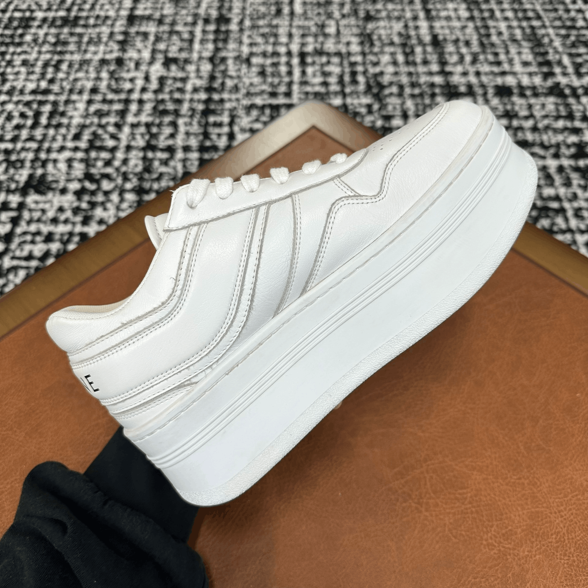 Celine Celine Leather White Lowtop Sneakers it_36 Women Size US 6 / IT 36 - 9 Thumbnail