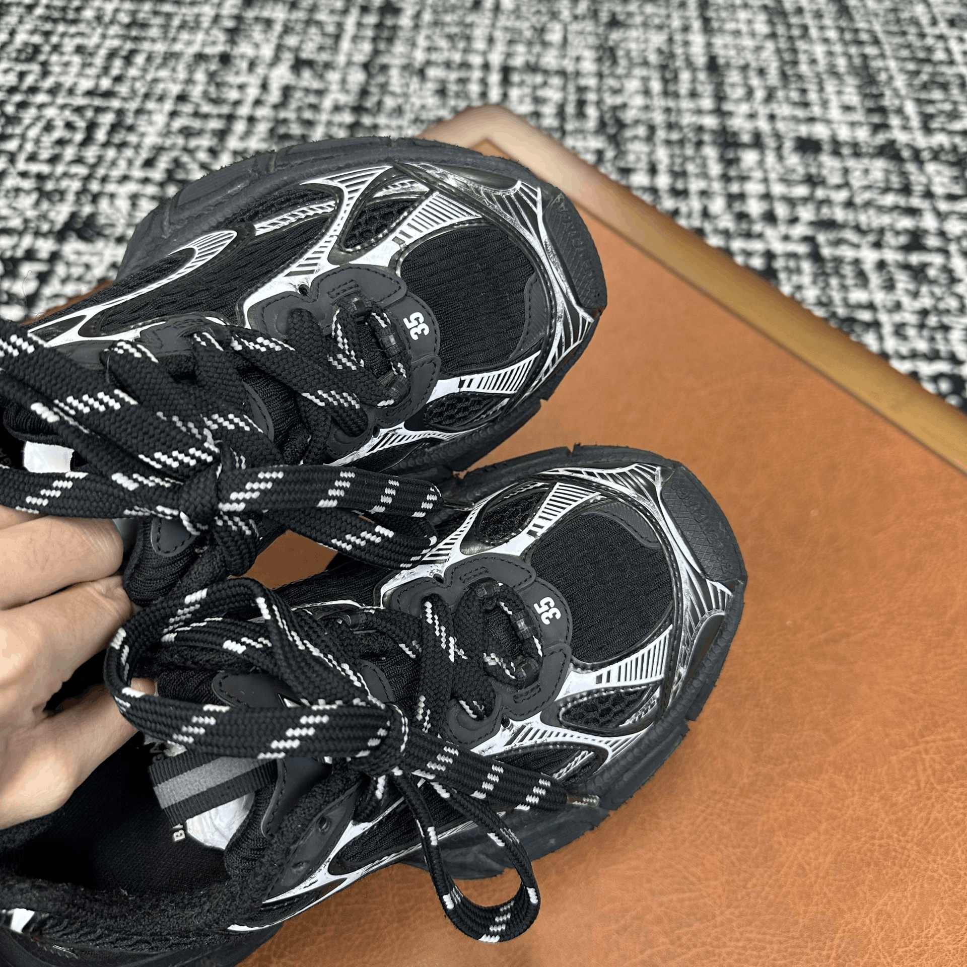 Balenciaga Balenciaga Mesh Black Lowtop Sneakers it_35 Women Size US 5 / IT 35 - 4 Thumbnail