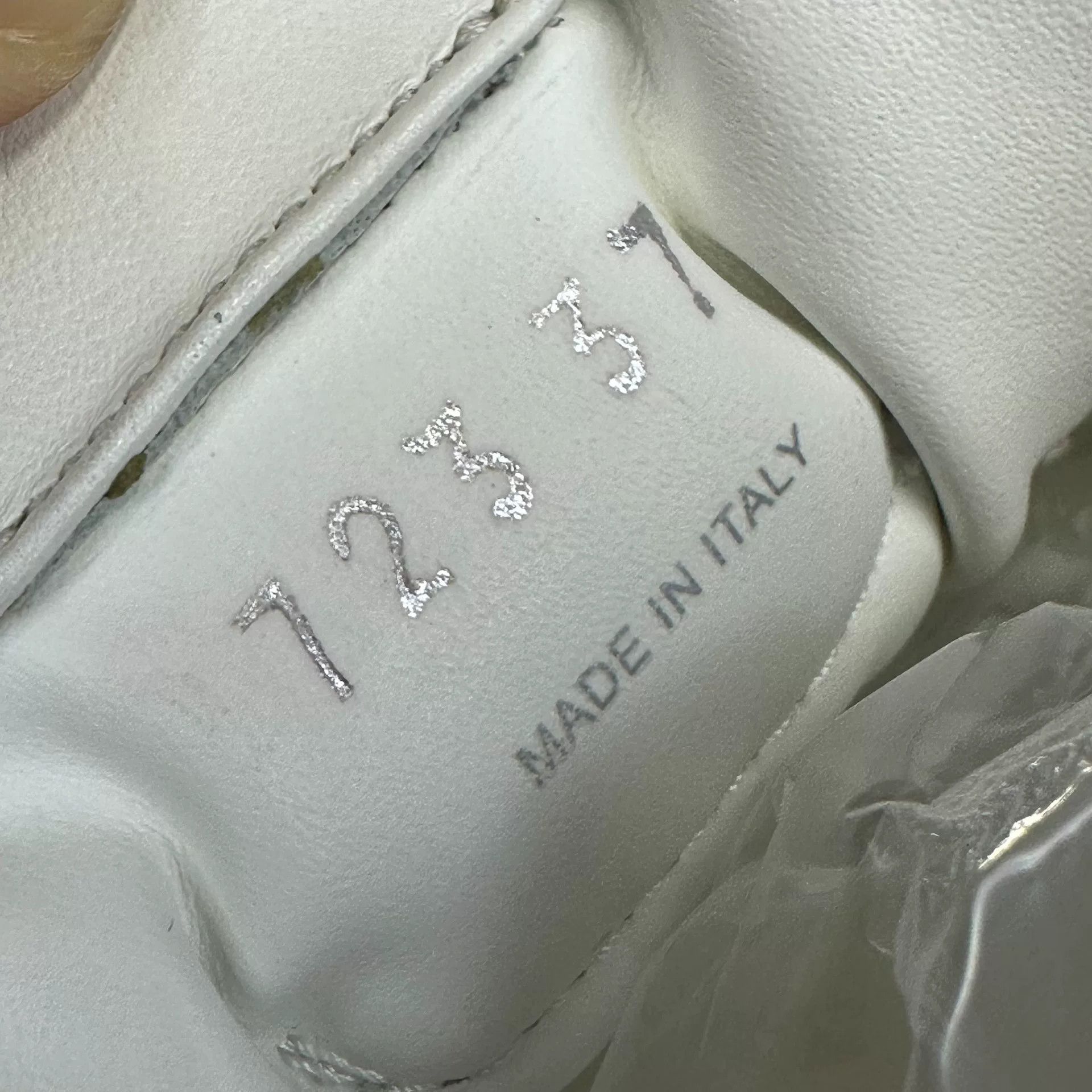 Miu Miu Miu Miu Leather White Lowtop Sneakers it_37 Women Size US 7 / IT 37 - 8 Thumbnail