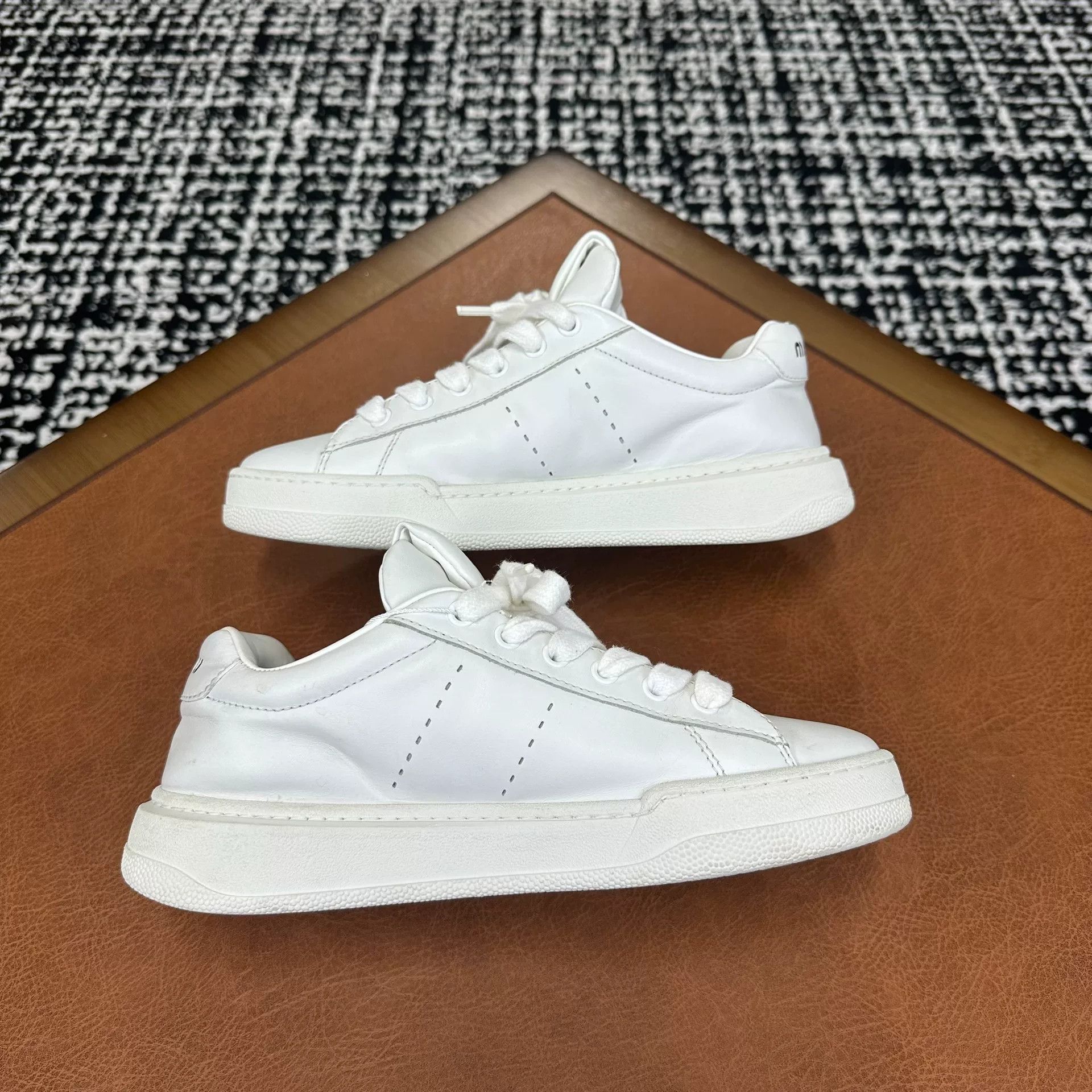 Miu Miu Miu Miu Leather White Lowtop Sneakers it_37 Women Size US 7 / IT 37 - 6 Thumbnail