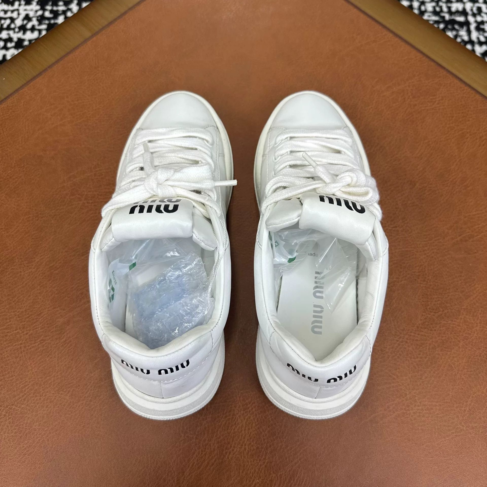 Miu Miu Miu Miu Leather White Lowtop Sneakers it_37 Women Size US 7 / IT 37 - 3 Thumbnail