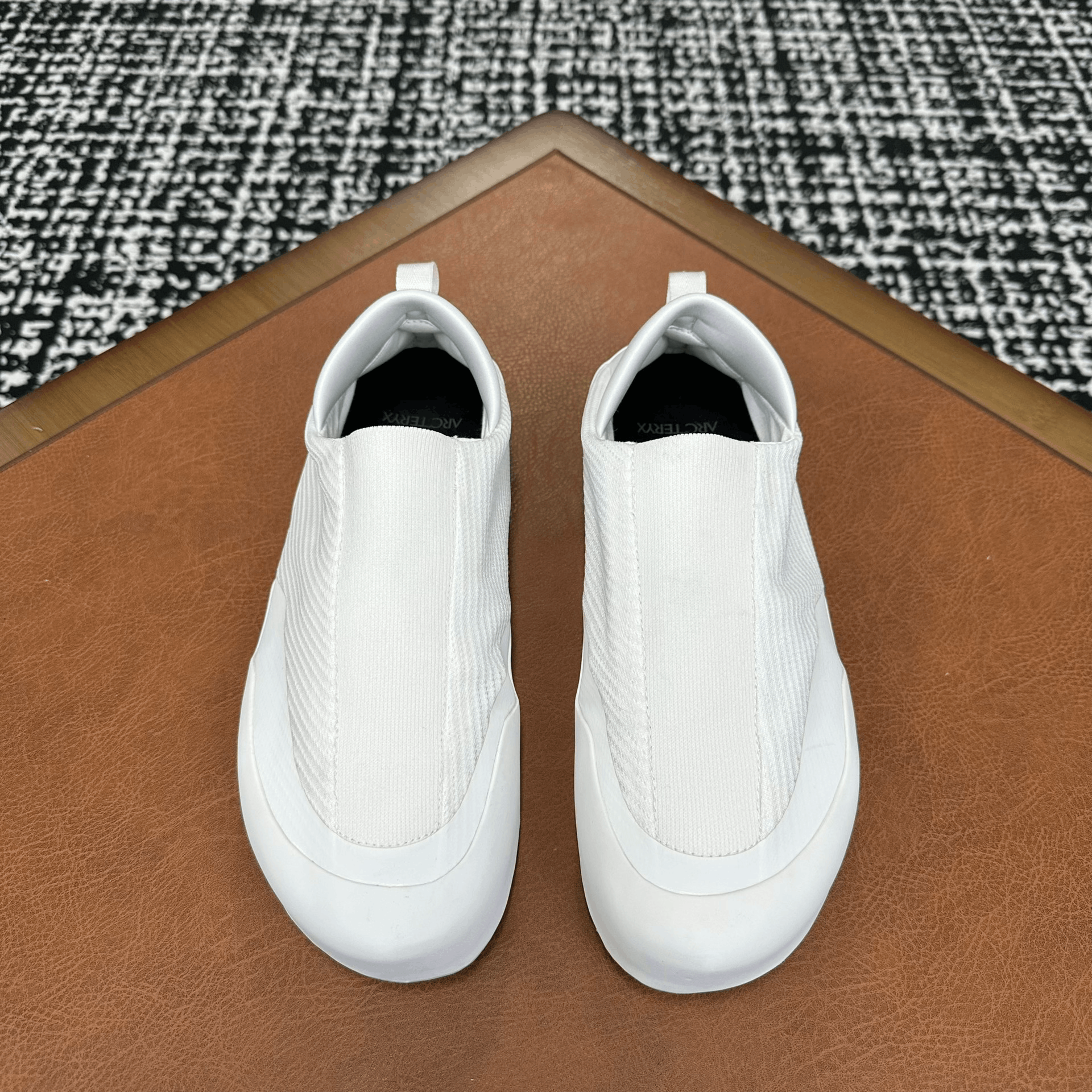 Arc'teryx Arc'teryx White Lowtop Sneakers 10 Men Size US 10 / EU 43 - 2 Thumbnail
