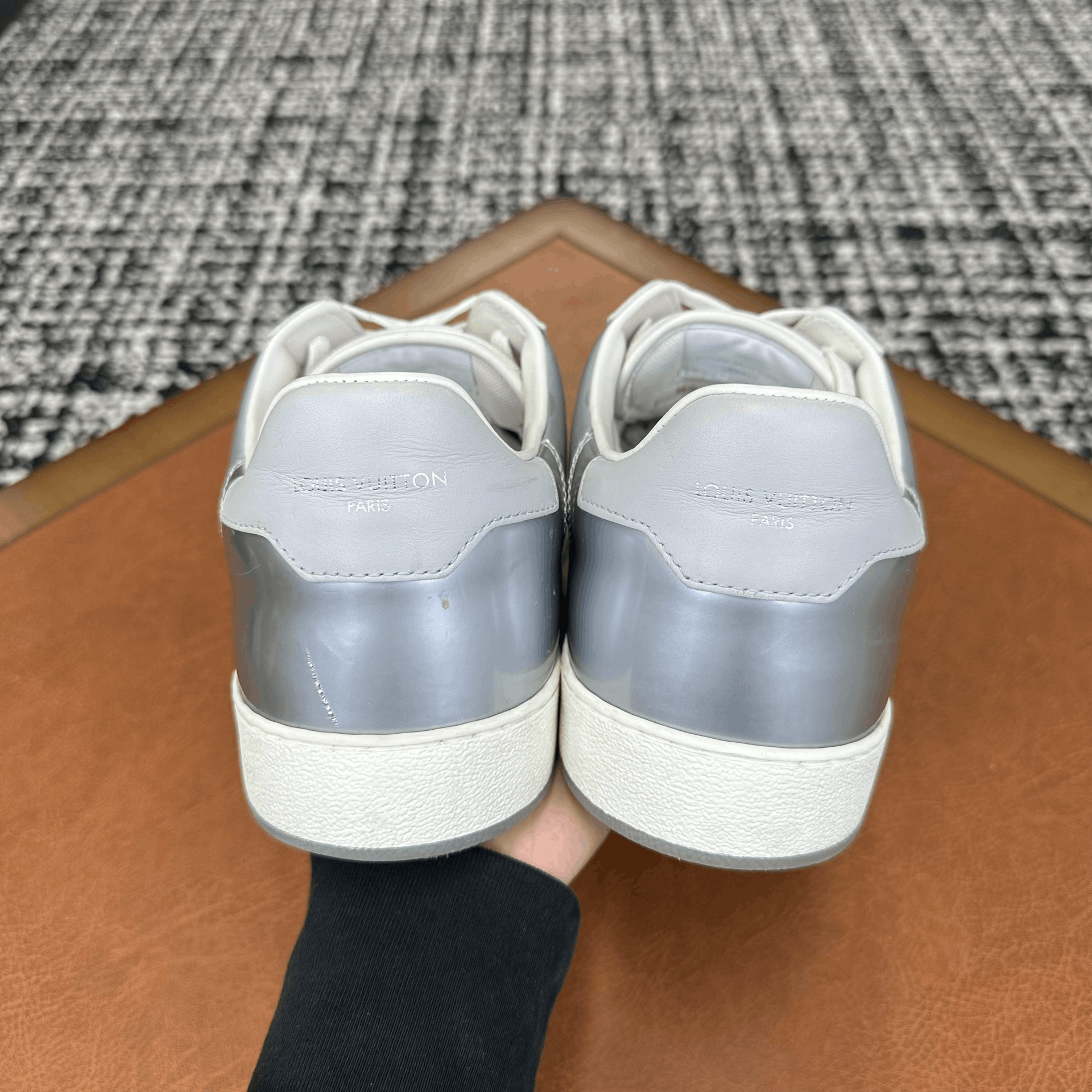 Louis Vuitton Louis Vuitton White Lowtop Sneakers 11 Men Size US 11 / EU 44 - 4 Thumbnail