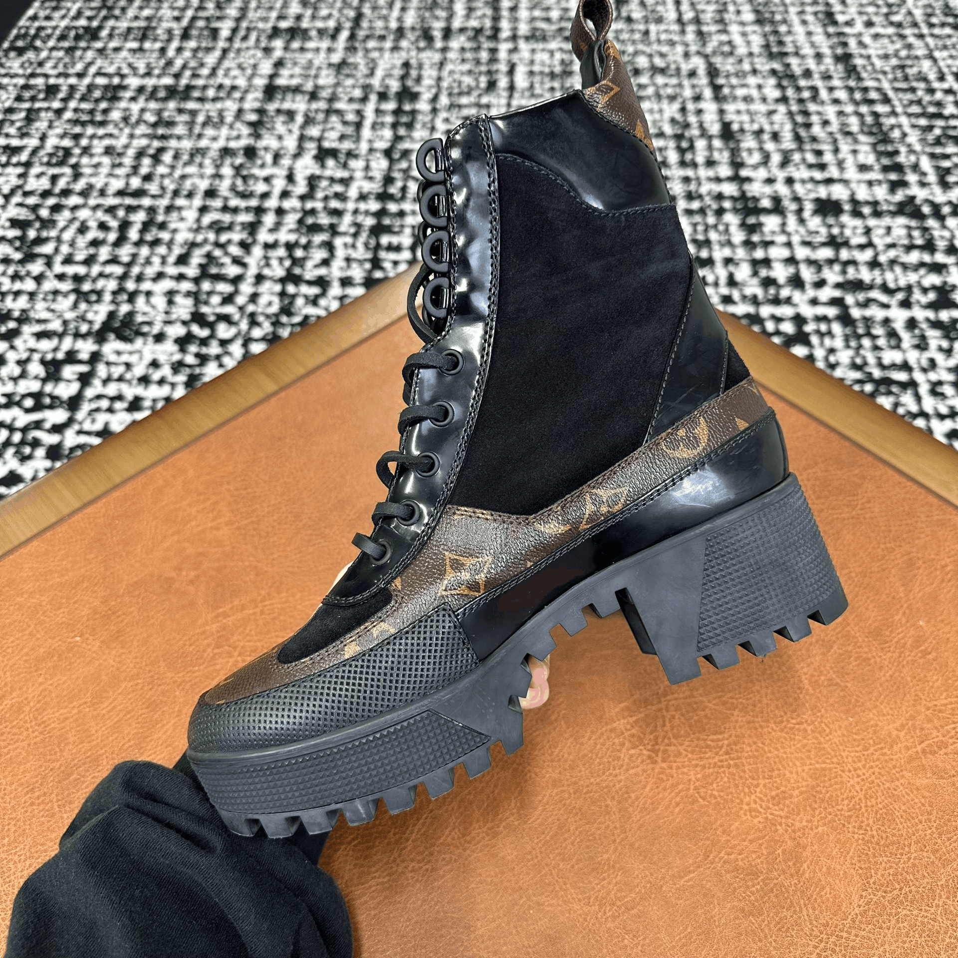Louis Vuitton Louis Vuitton Brown Boots it_36-5 Women Size US 6.5 / IT 36.5 - 6 Thumbnail
