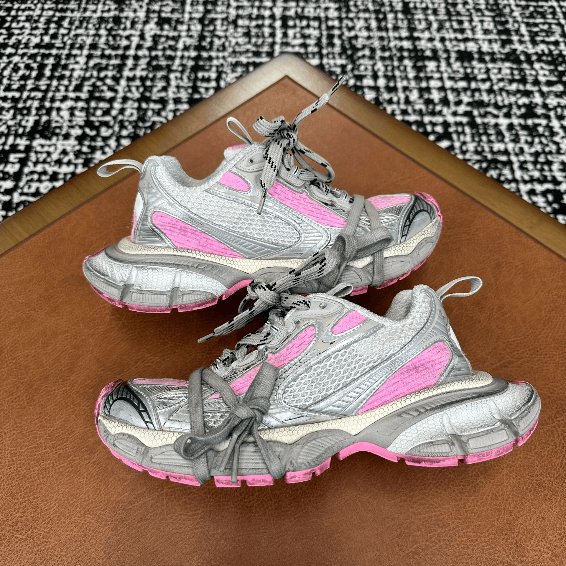 Balenciaga Balenciaga Mesh Silver Lowtop Sneakers it_36 Women Size US 6 / IT 36 - 6 Thumbnail