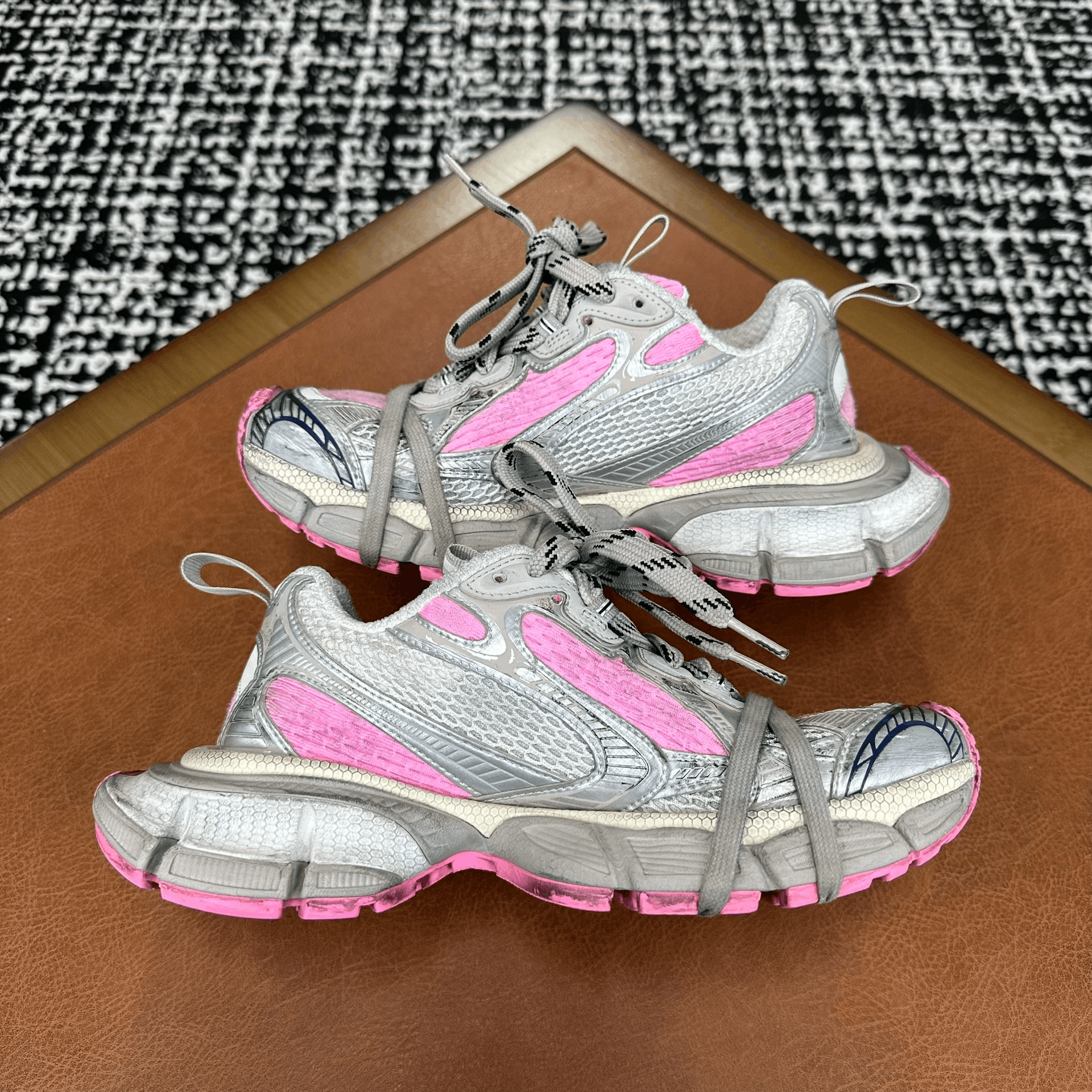 Balenciaga Balenciaga Mesh Silver Lowtop Sneakers it_36 Women Size US 6 / IT 36 - 7 Thumbnail
